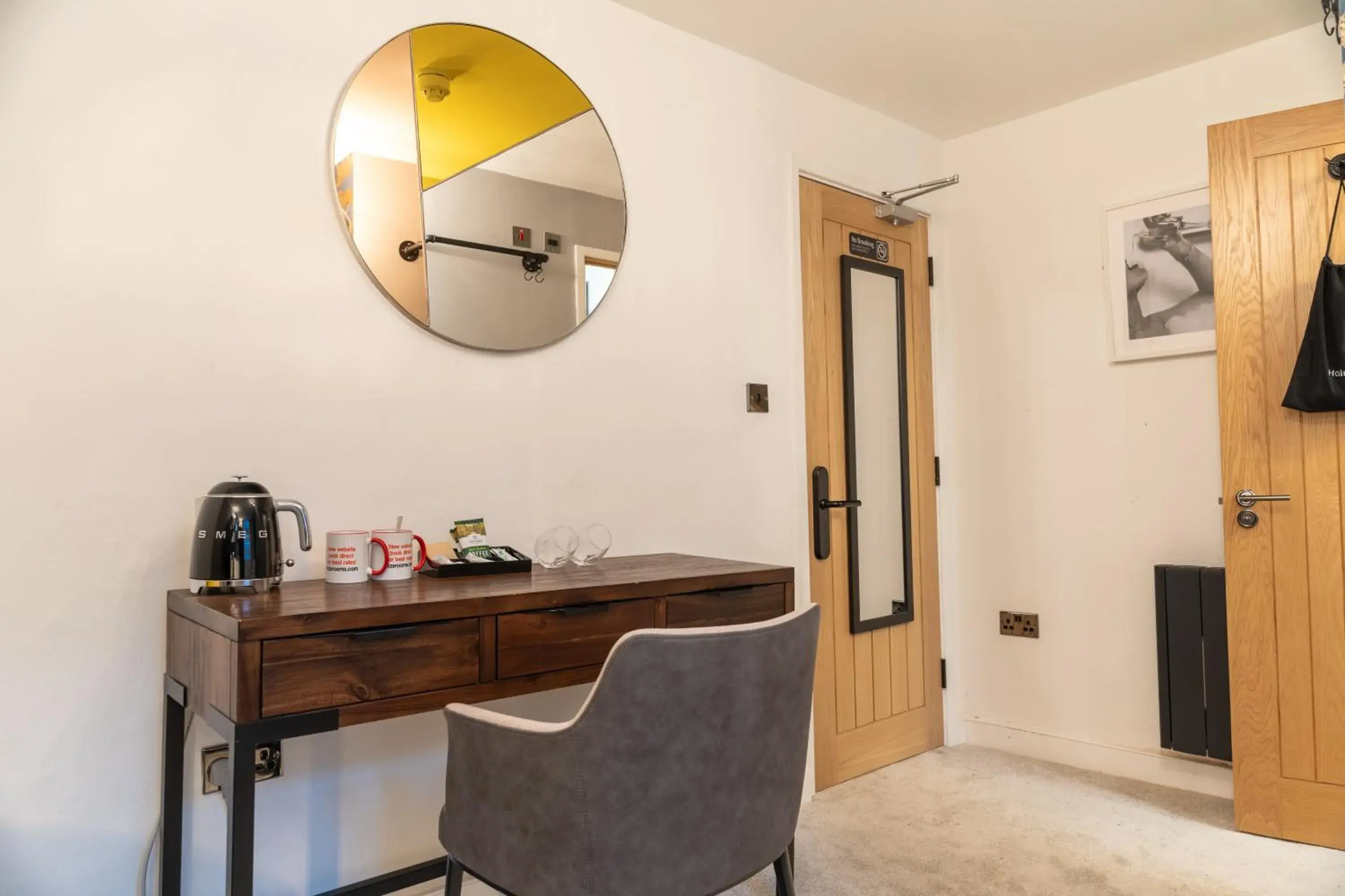 Bedroom in Riize Boutique Hotel Worcester Self Check-in City Centre Bedroom in Riize Boutique Hotel Worcester Self Check-in City Centre