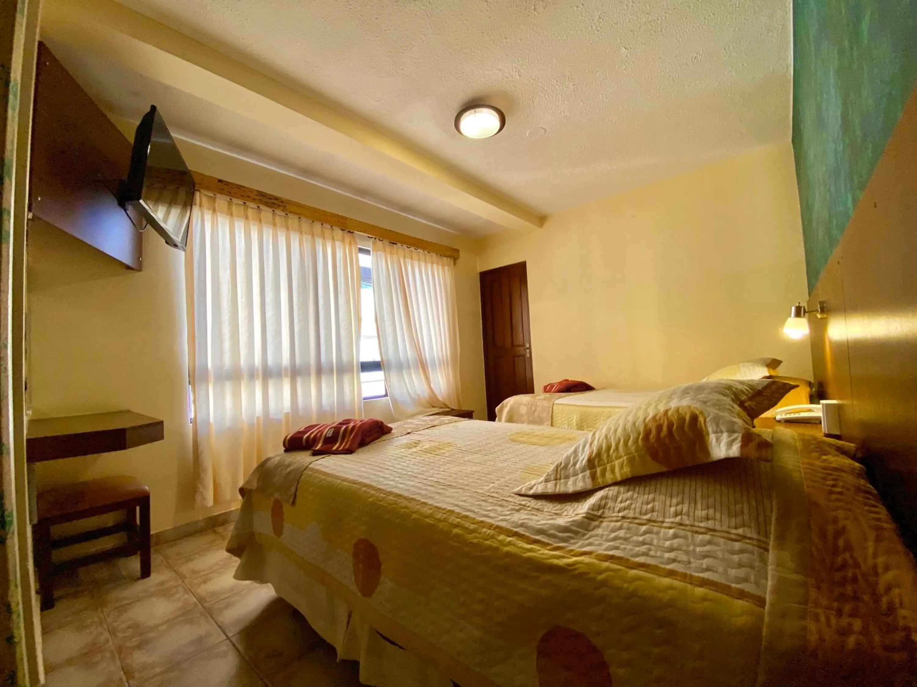 Bedroom, Bed in Hotel Mitru