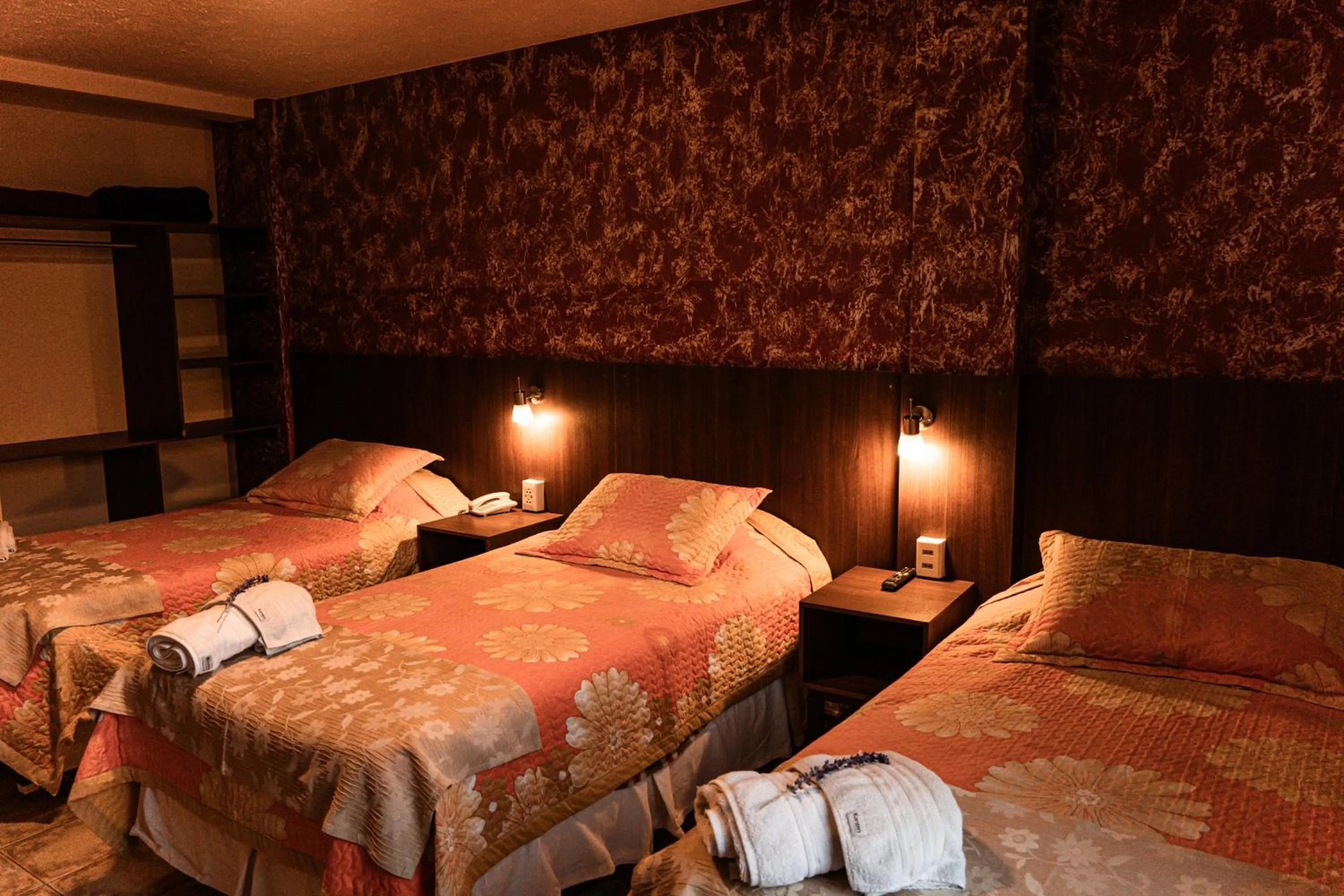 Bedroom, Bed in Hotel Mitru