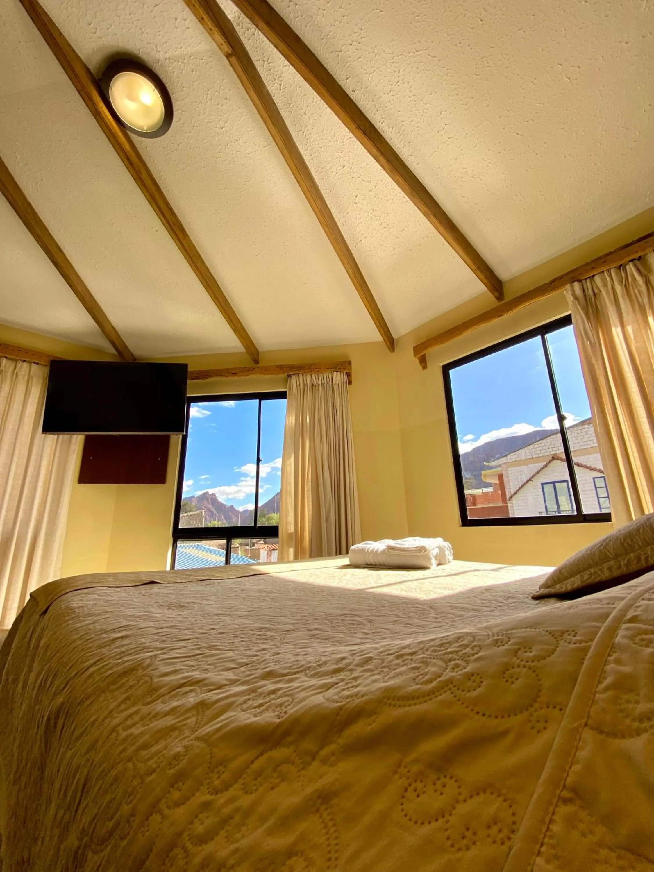 Bedroom, Bed in Hotel Mitru
