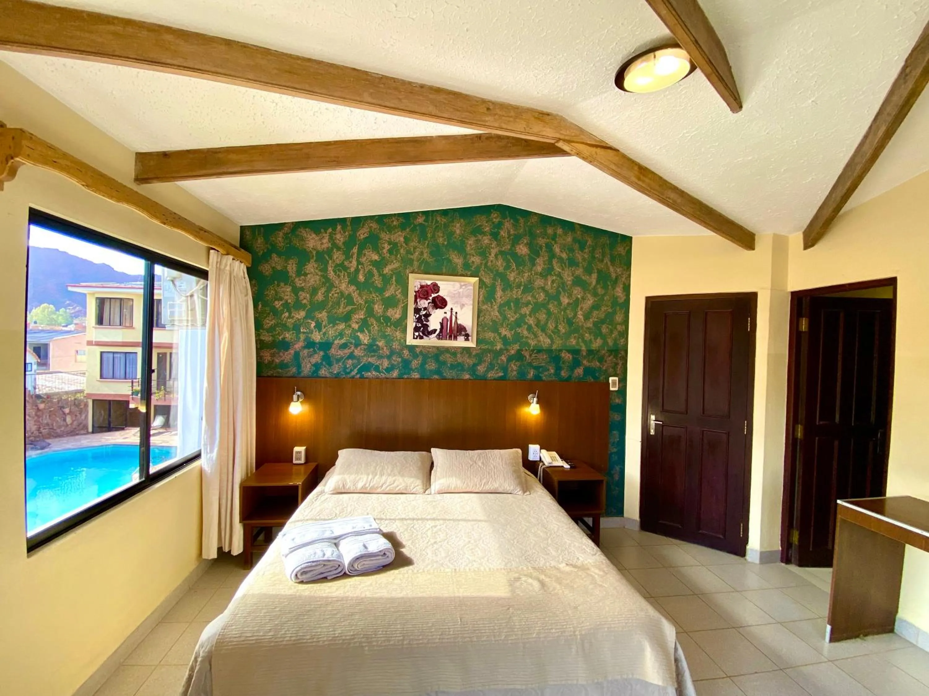 Bedroom, Bed in Hotel Mitru