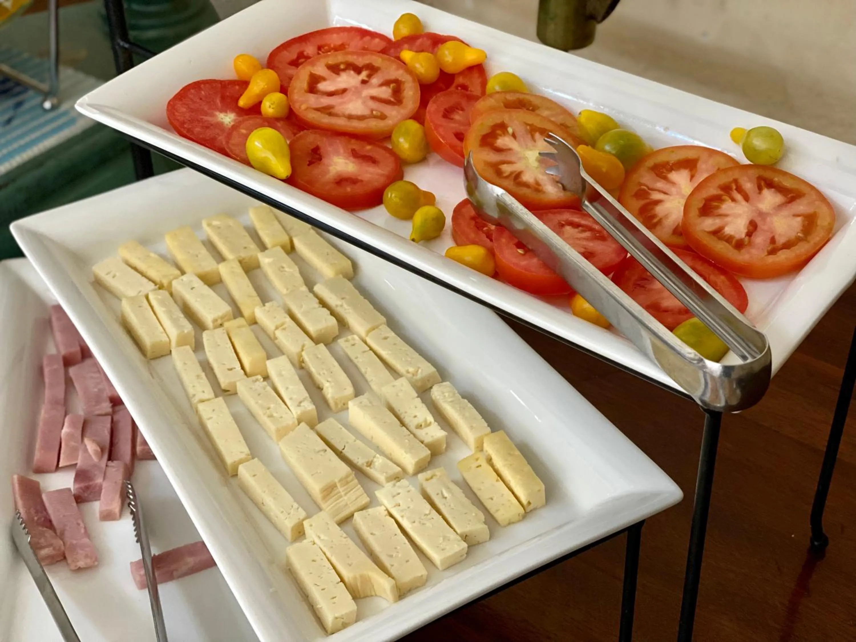Buffet breakfast in Hotel Mitru