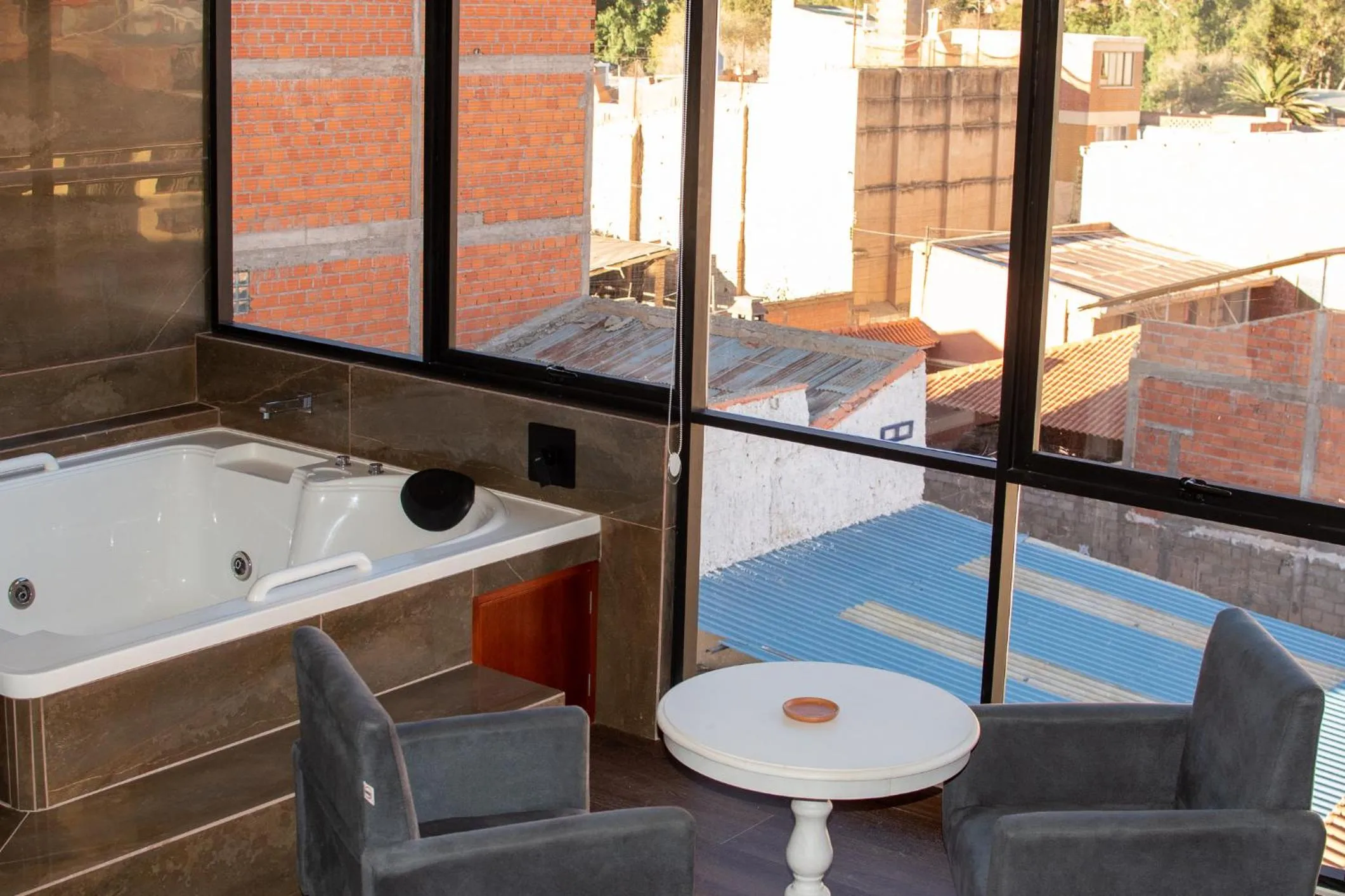 Bath in Hotel Mitru