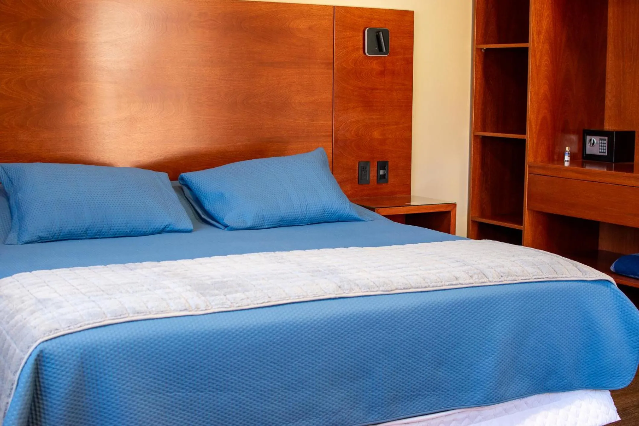 Bedroom, Bed in Hotel Mitru