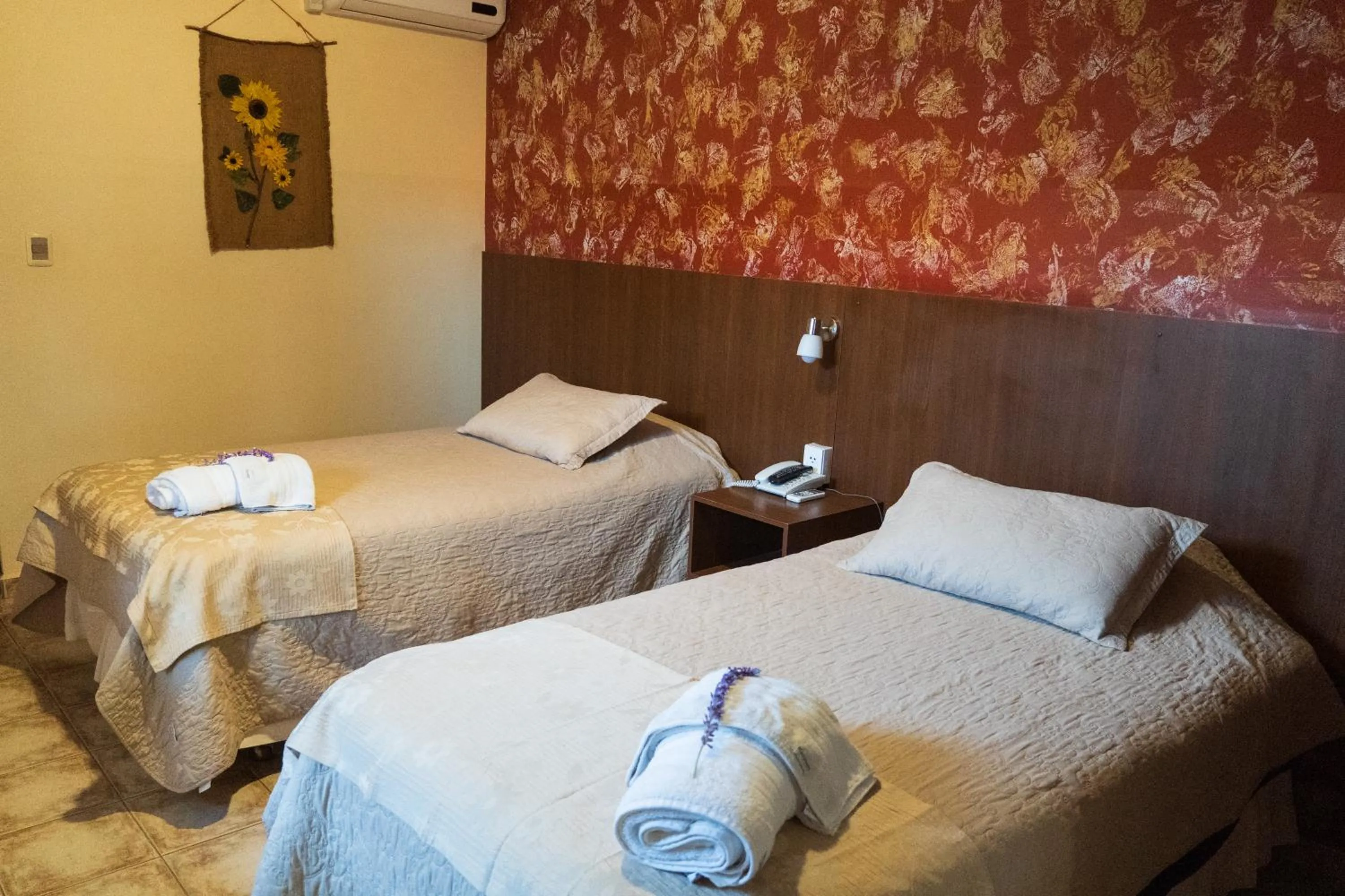 Bedroom, Bed in Hotel Mitru