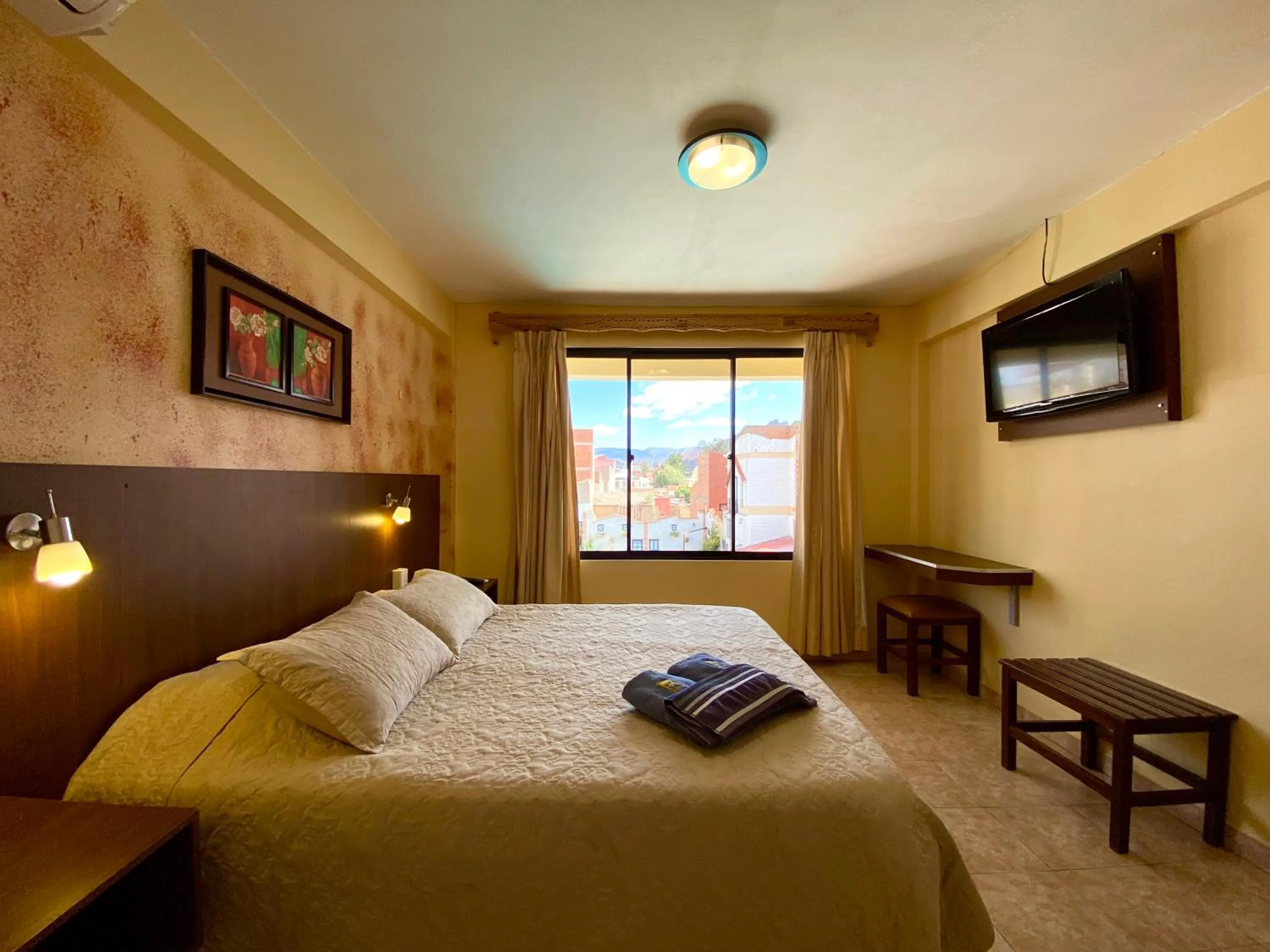 Bedroom, Bed in Hotel Mitru