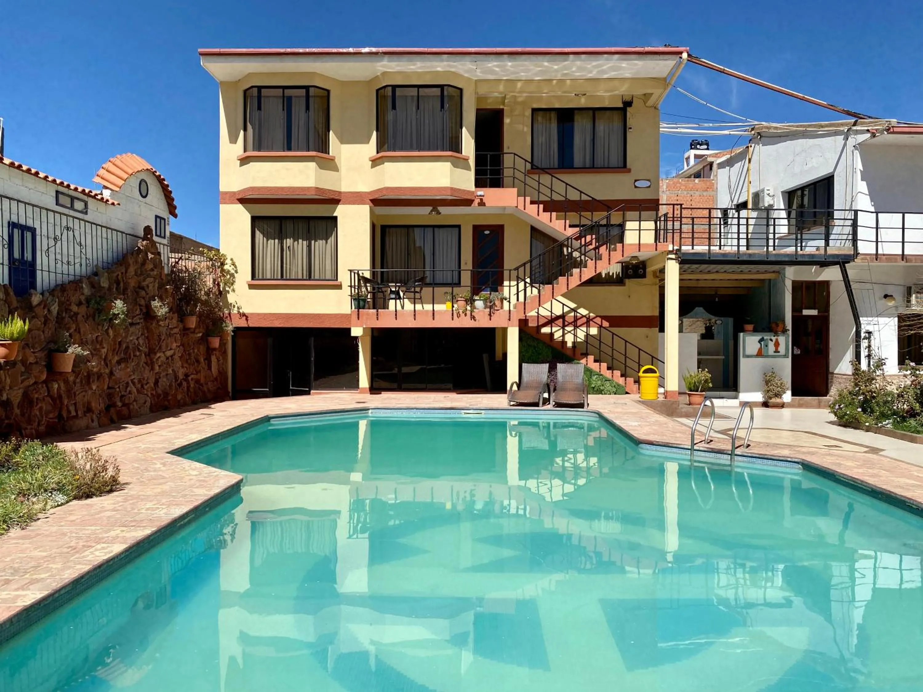 Swimming pool in Hotel Mitru