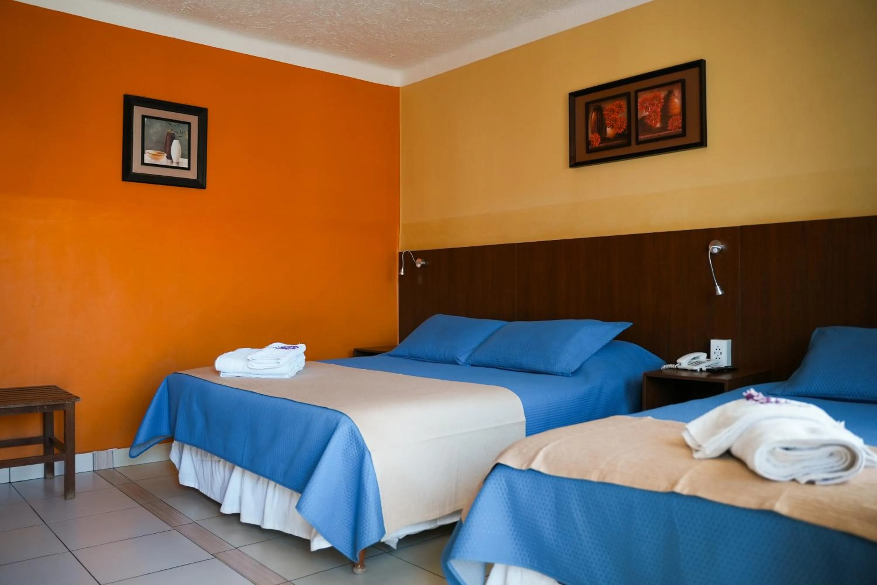 Bedroom, Bed in Hotel Mitru