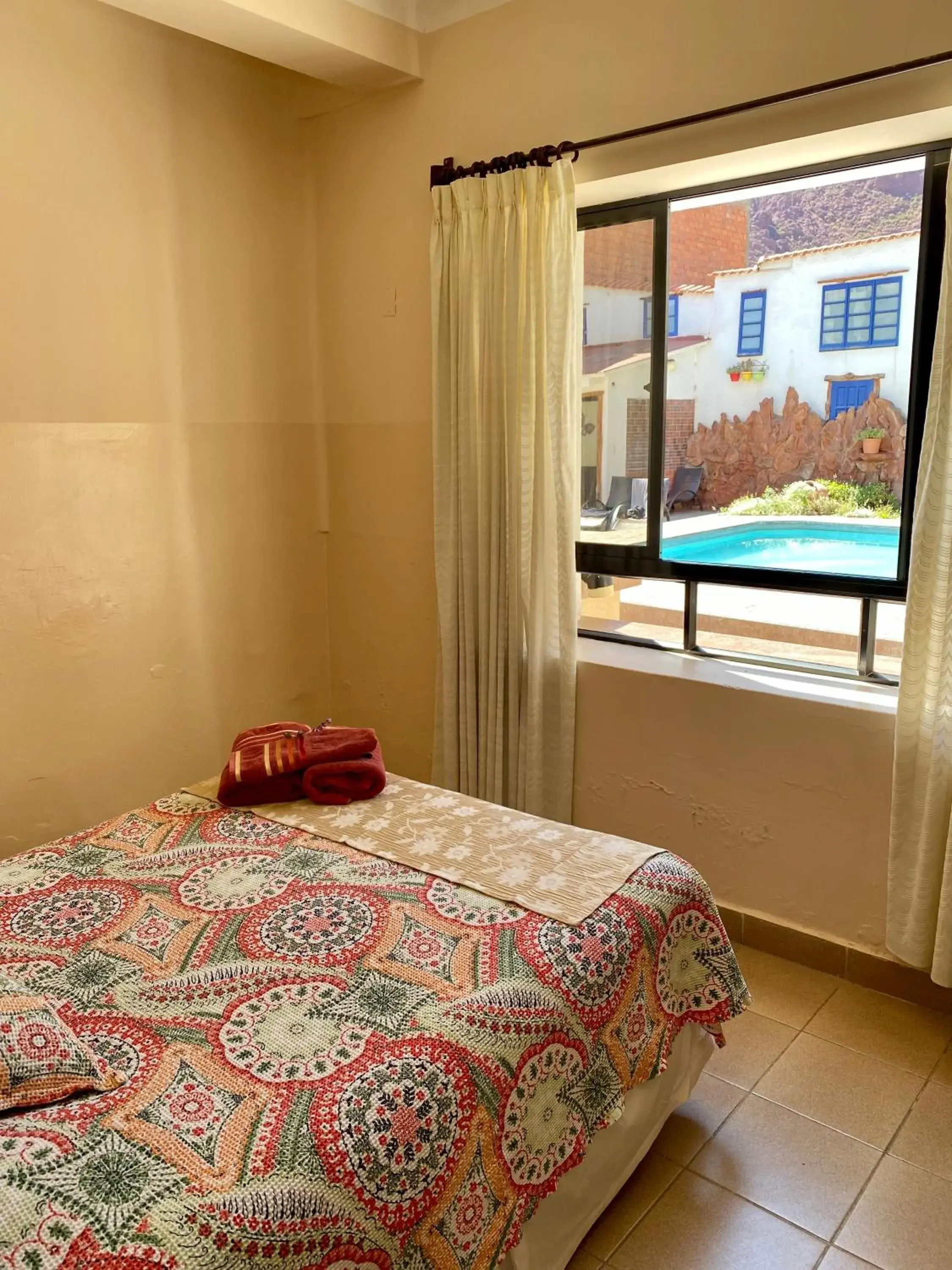 Standard Double Room with Shared Bathroom - single occupancy in Hotel Mitru Standard Double Room with Shared Bathroom - single occupancy in Hotel Mitru