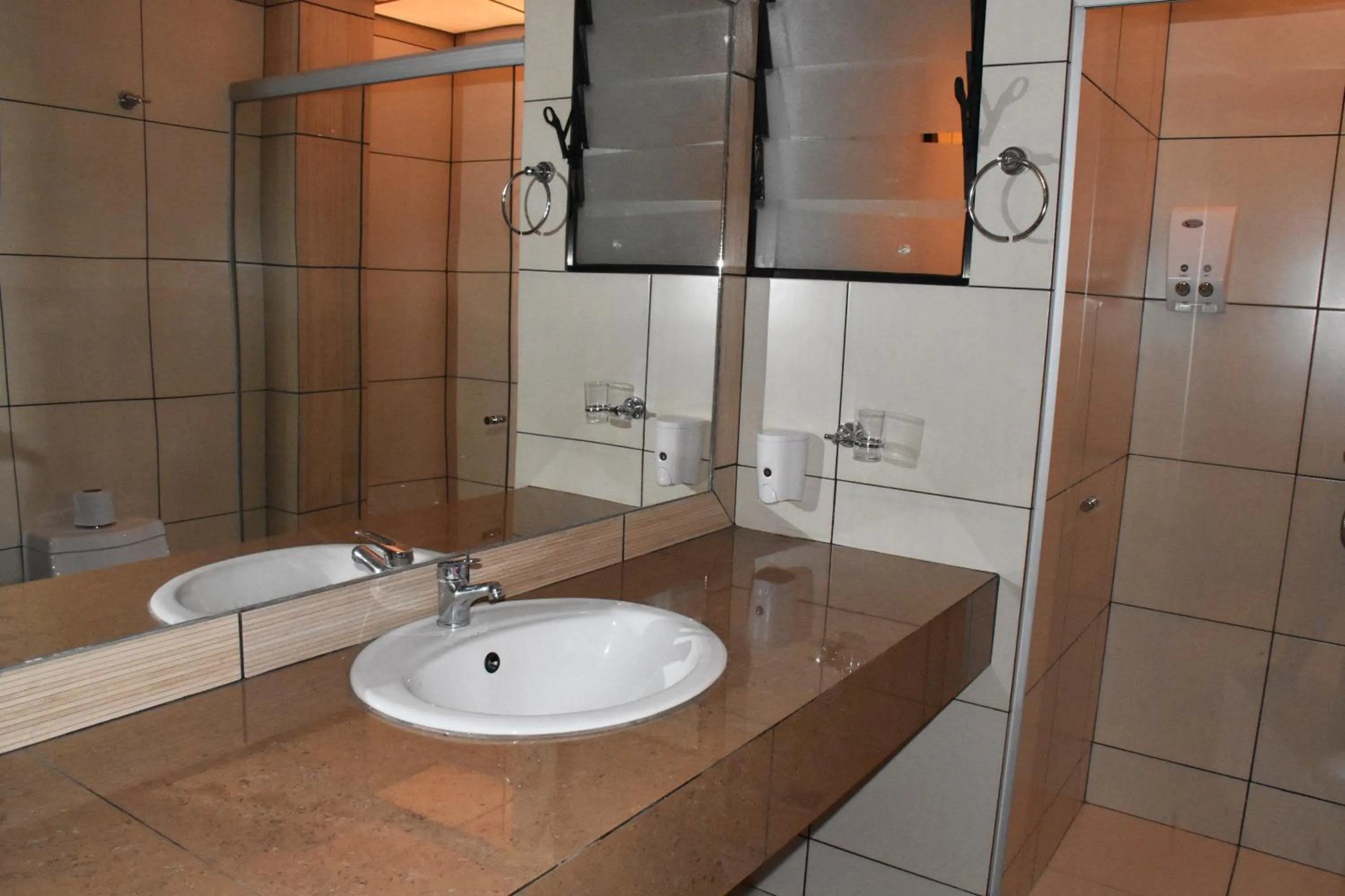 Bathroom in Hotel Mitru
