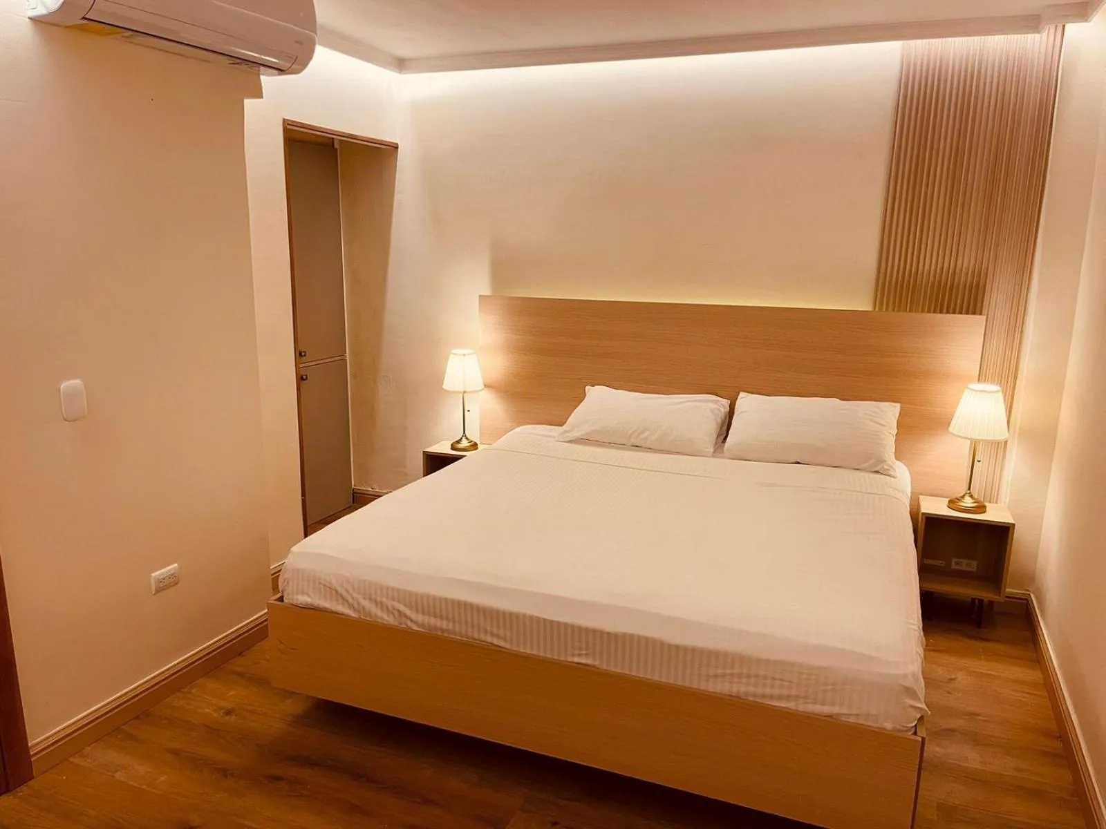 Bedroom, Bed in Hotel La Colonia