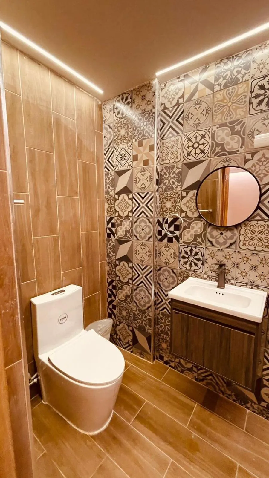 Toilet in Hotel La Colonia