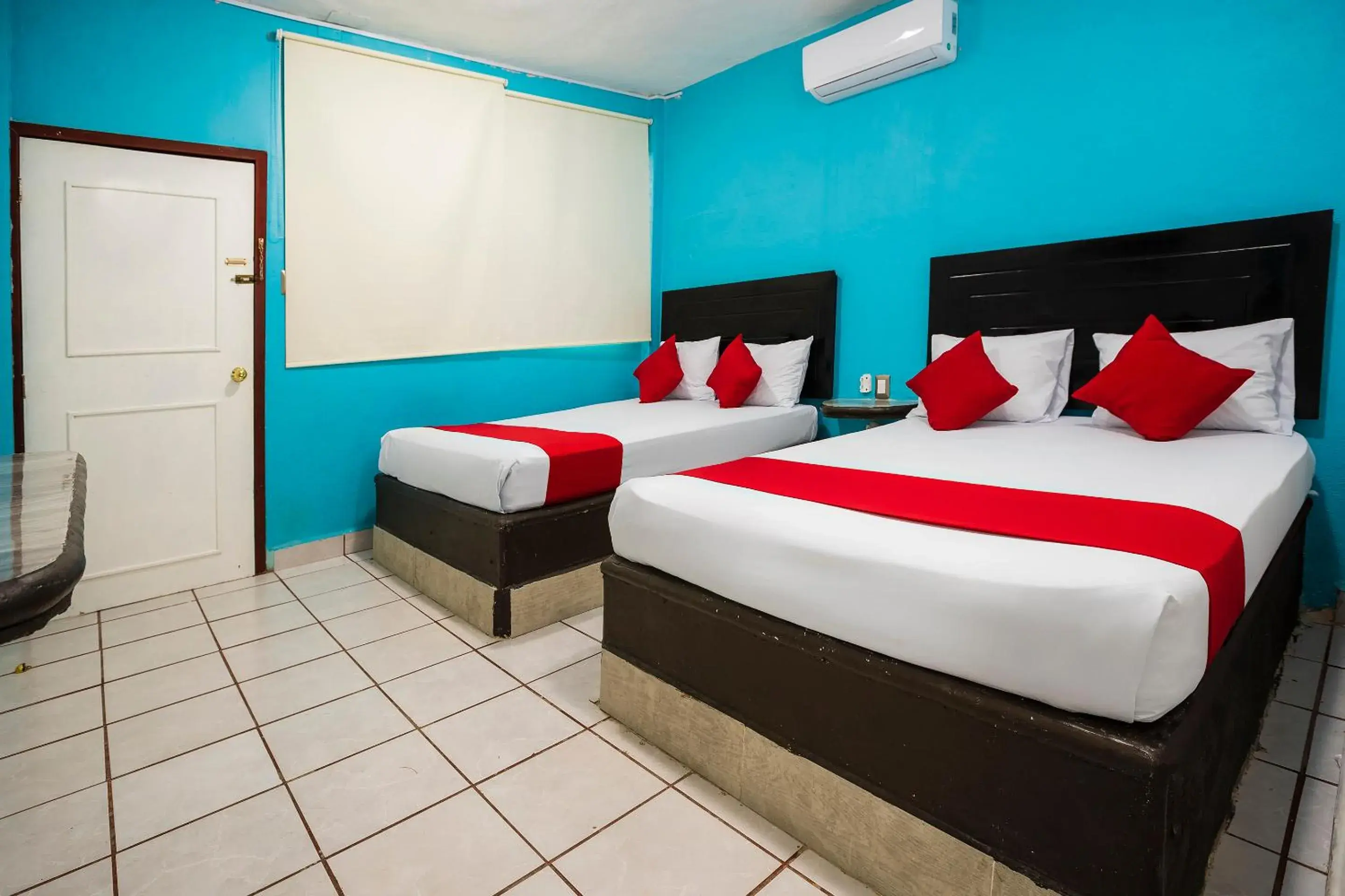 Photo of the whole room in Hotel América Photo of the whole room in Hotel América