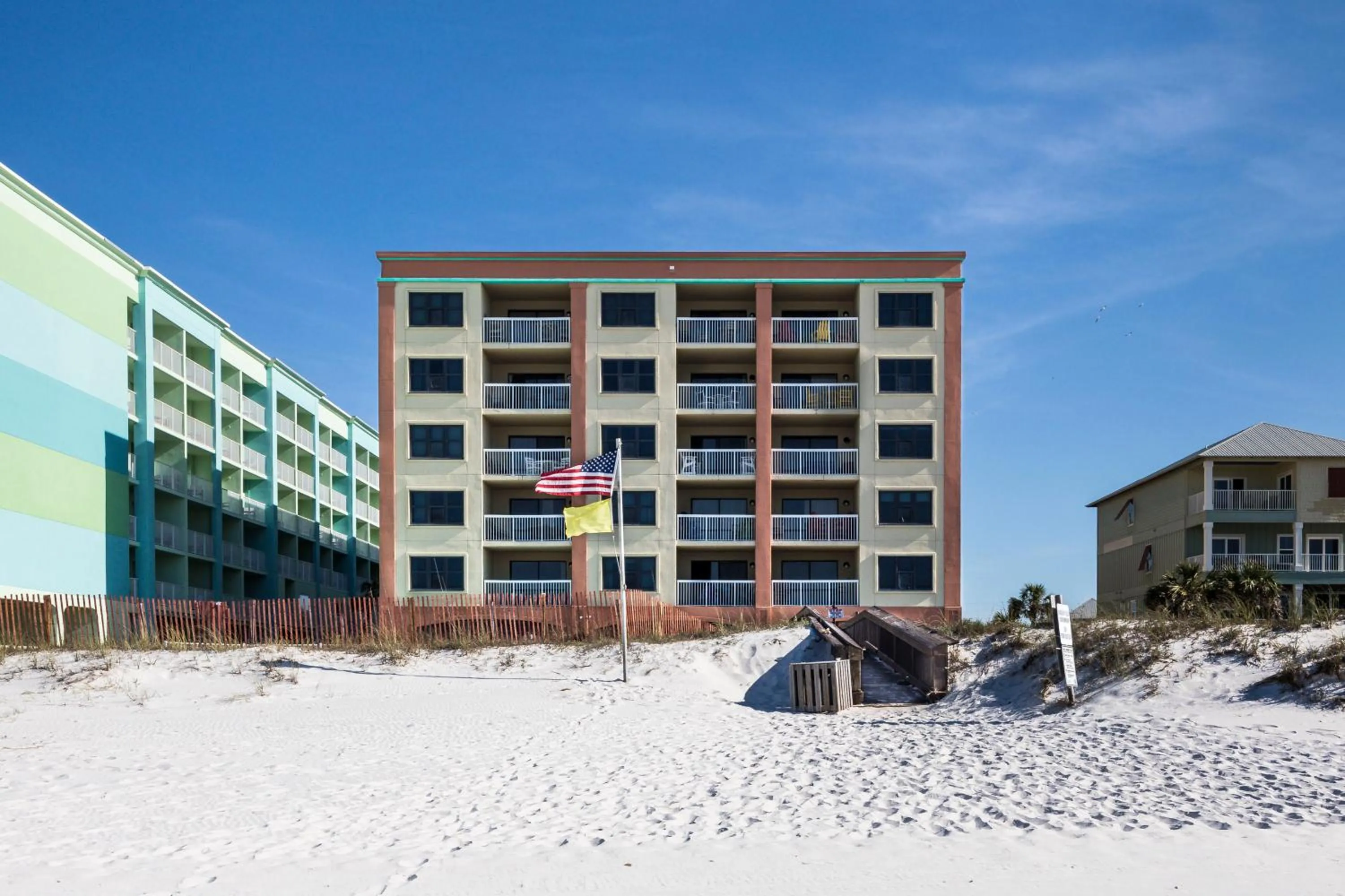 Property building in Harbor Place 206