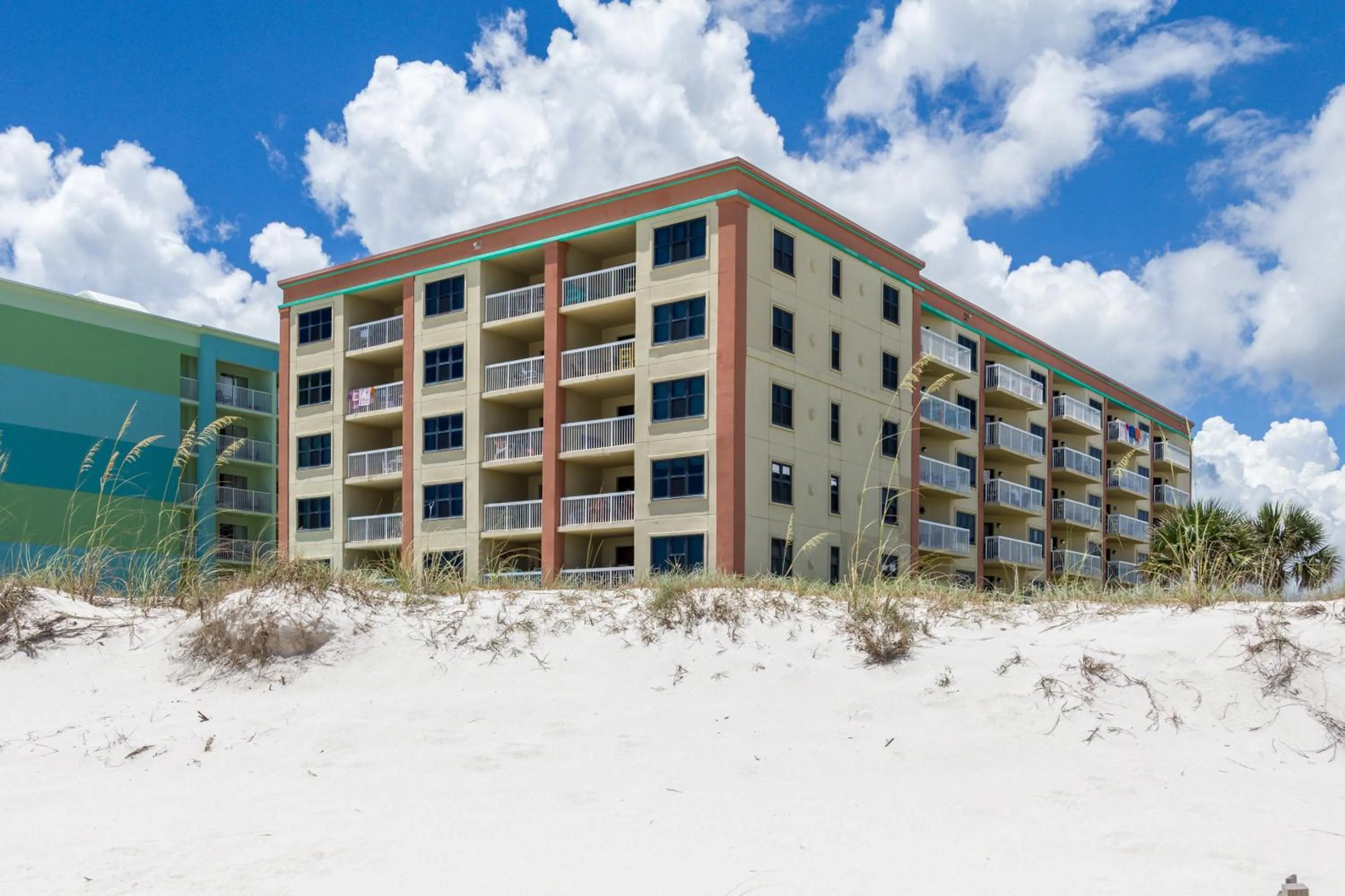 Property building in Harbor Place 206