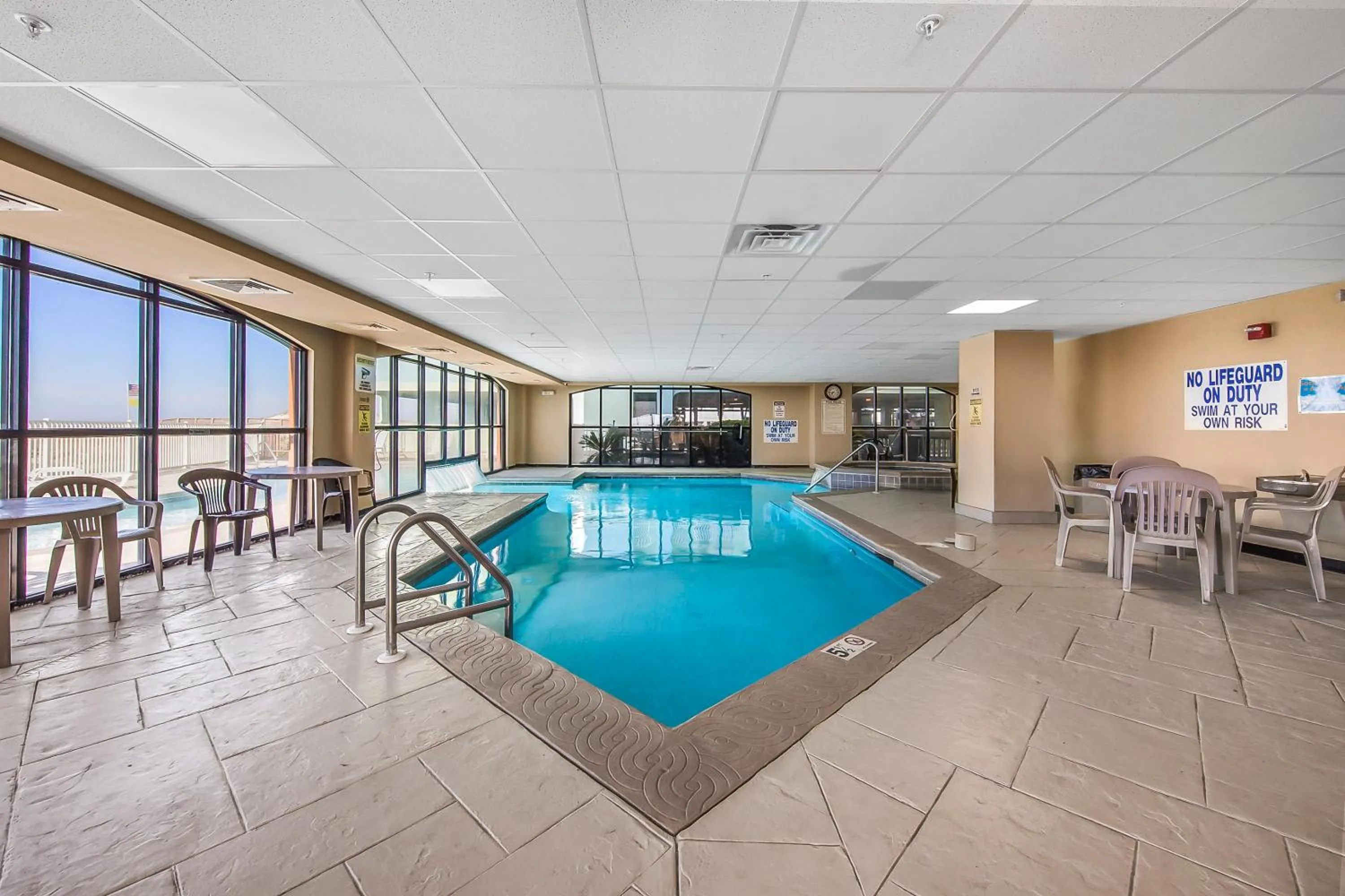 Swimming pool in Harbor Place 206
