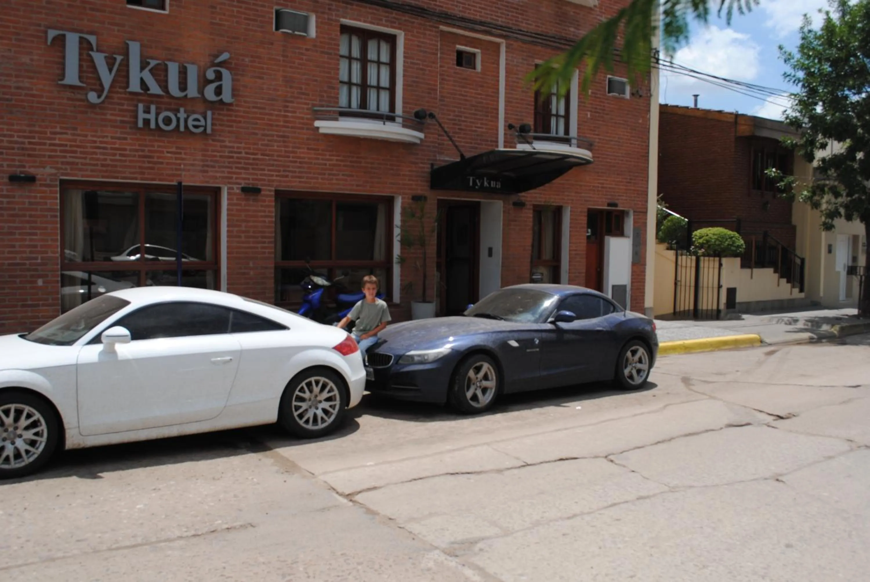 Facade/entrance in Hotel Tykua