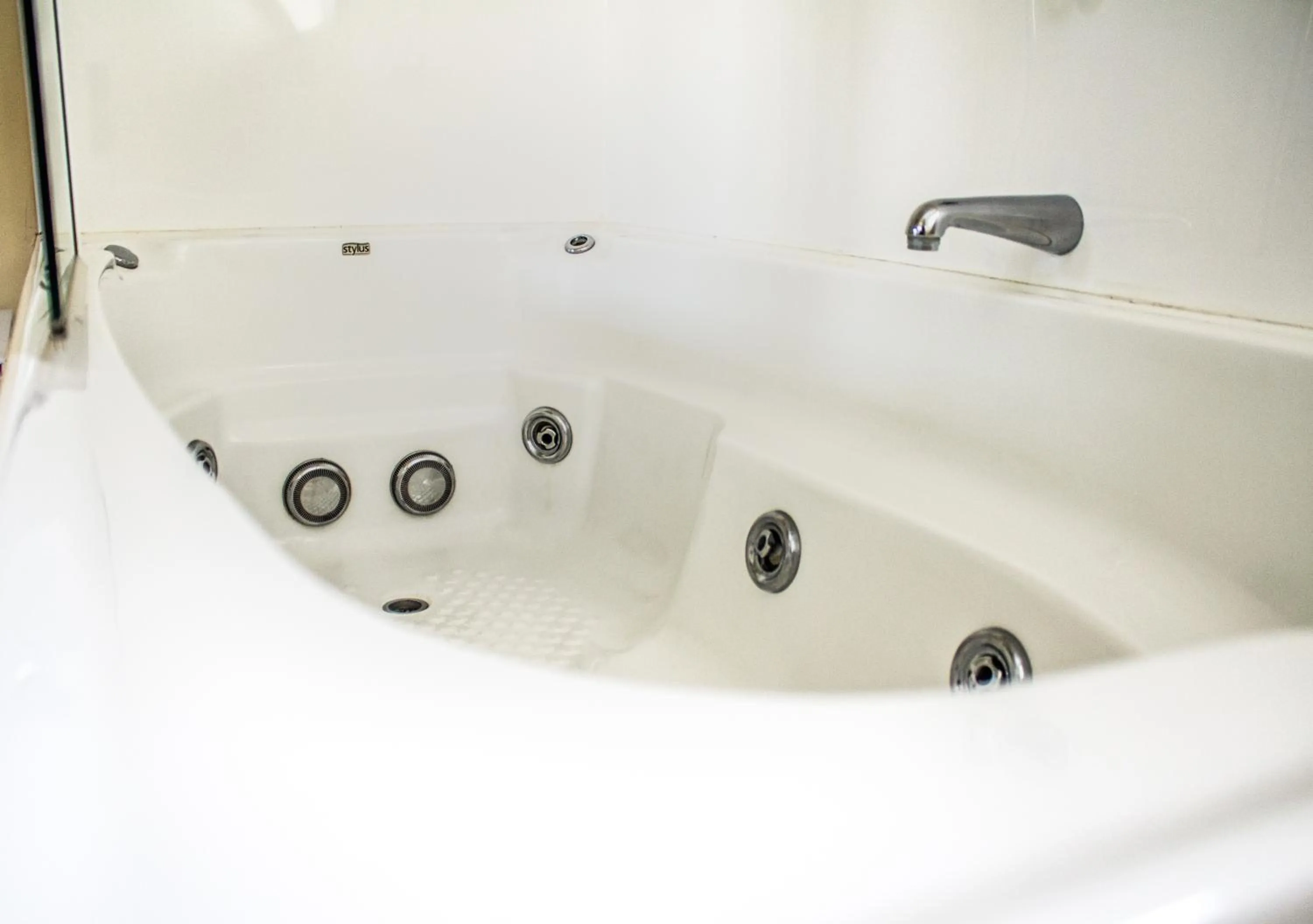 Bathroom in Bella Tuscany Motor Lodge