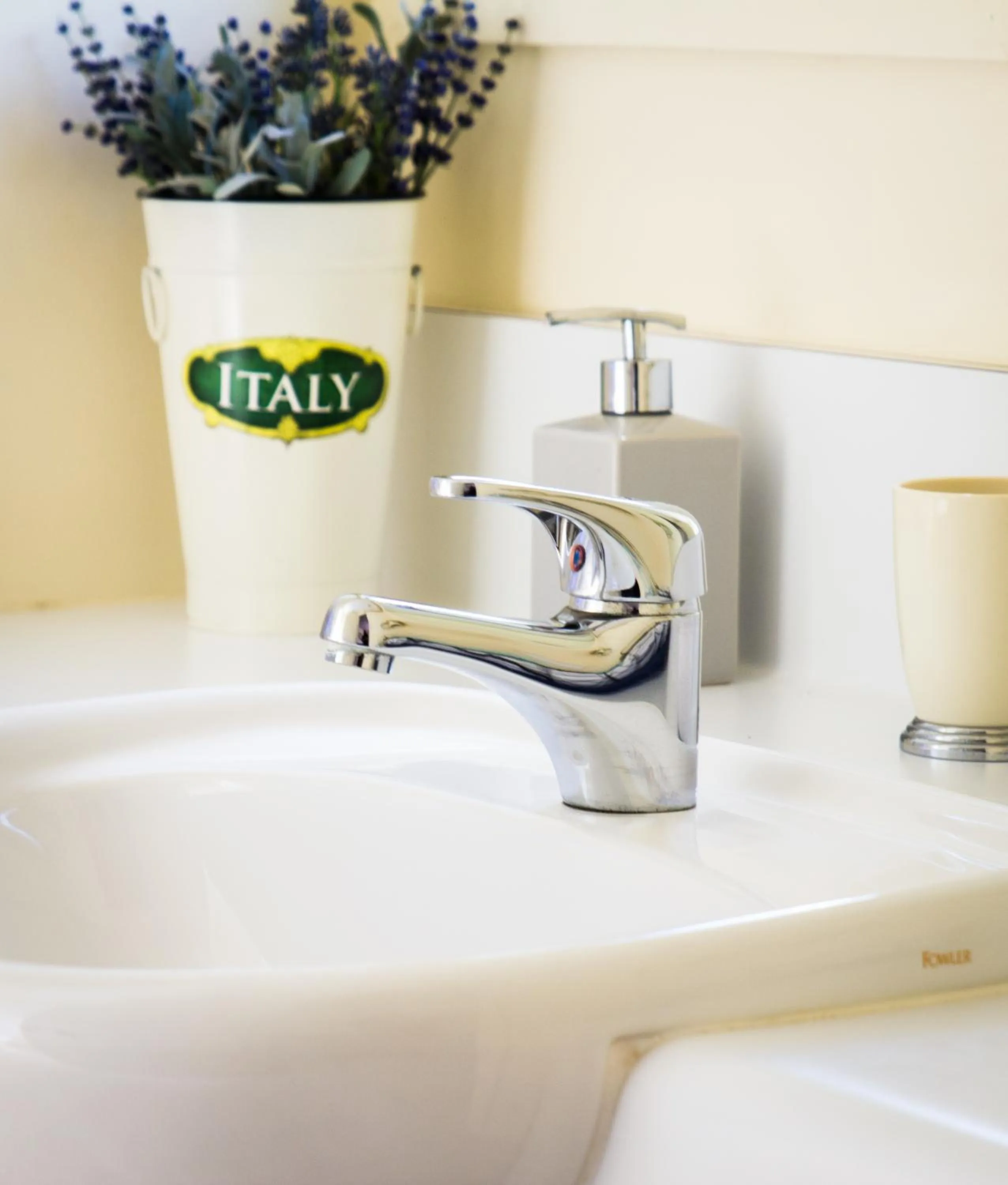 Decorative detail in Bella Tuscany Motor Lodge