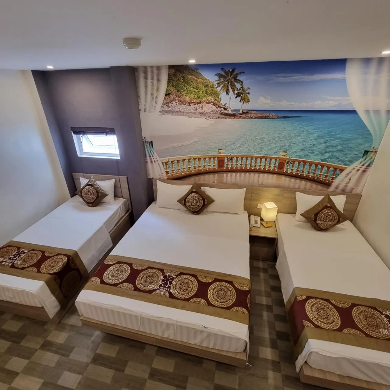 Bed in Cat Ba Violet Hotel