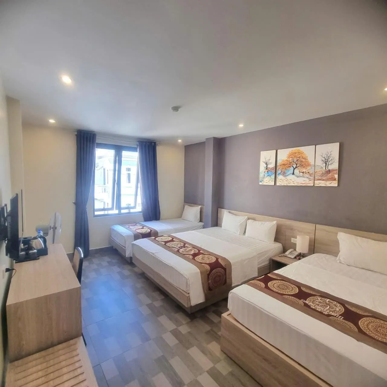 Bed in Cat Ba Violet Hotel