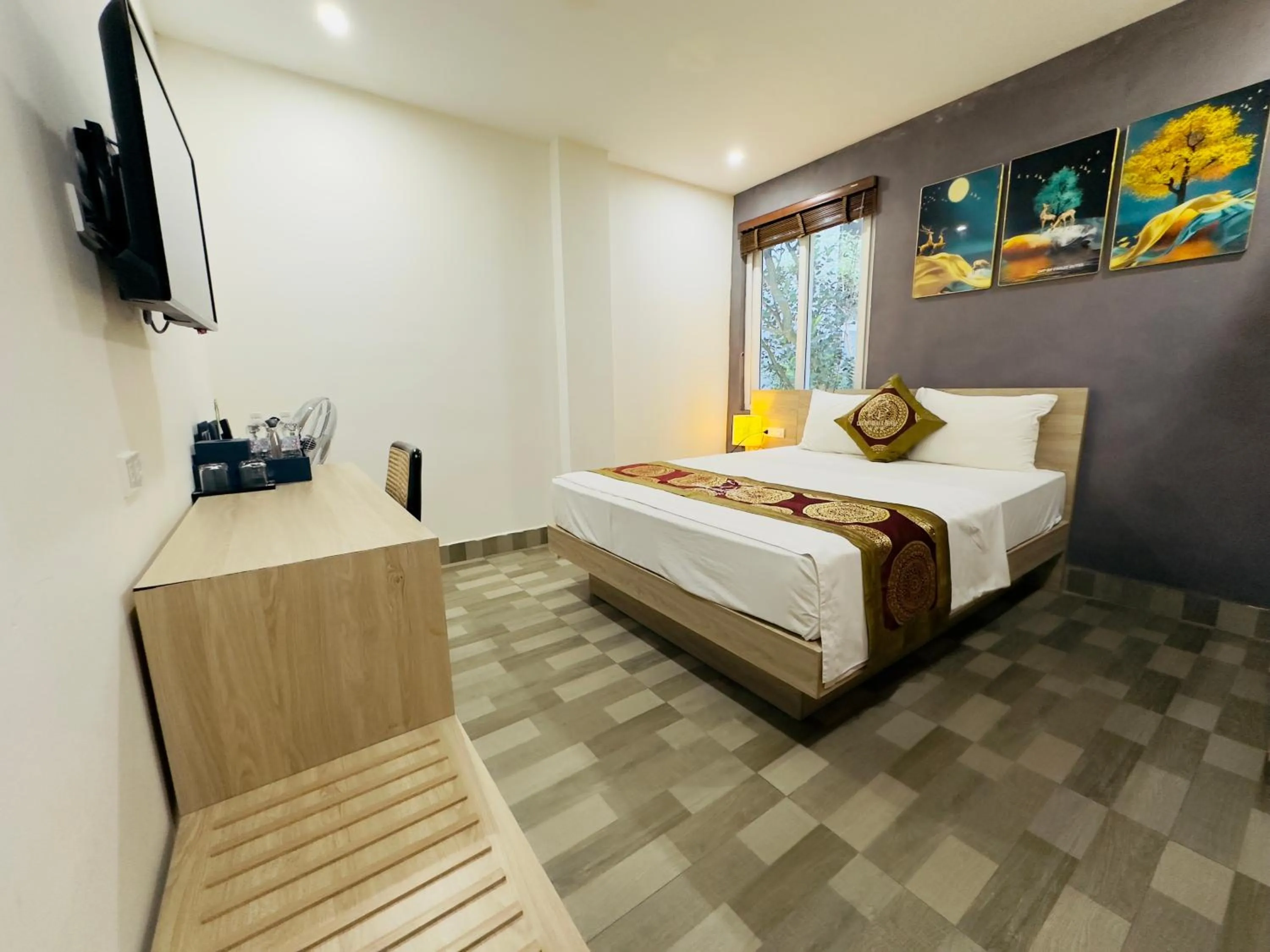 Bed in Cat Ba Violet Hotel