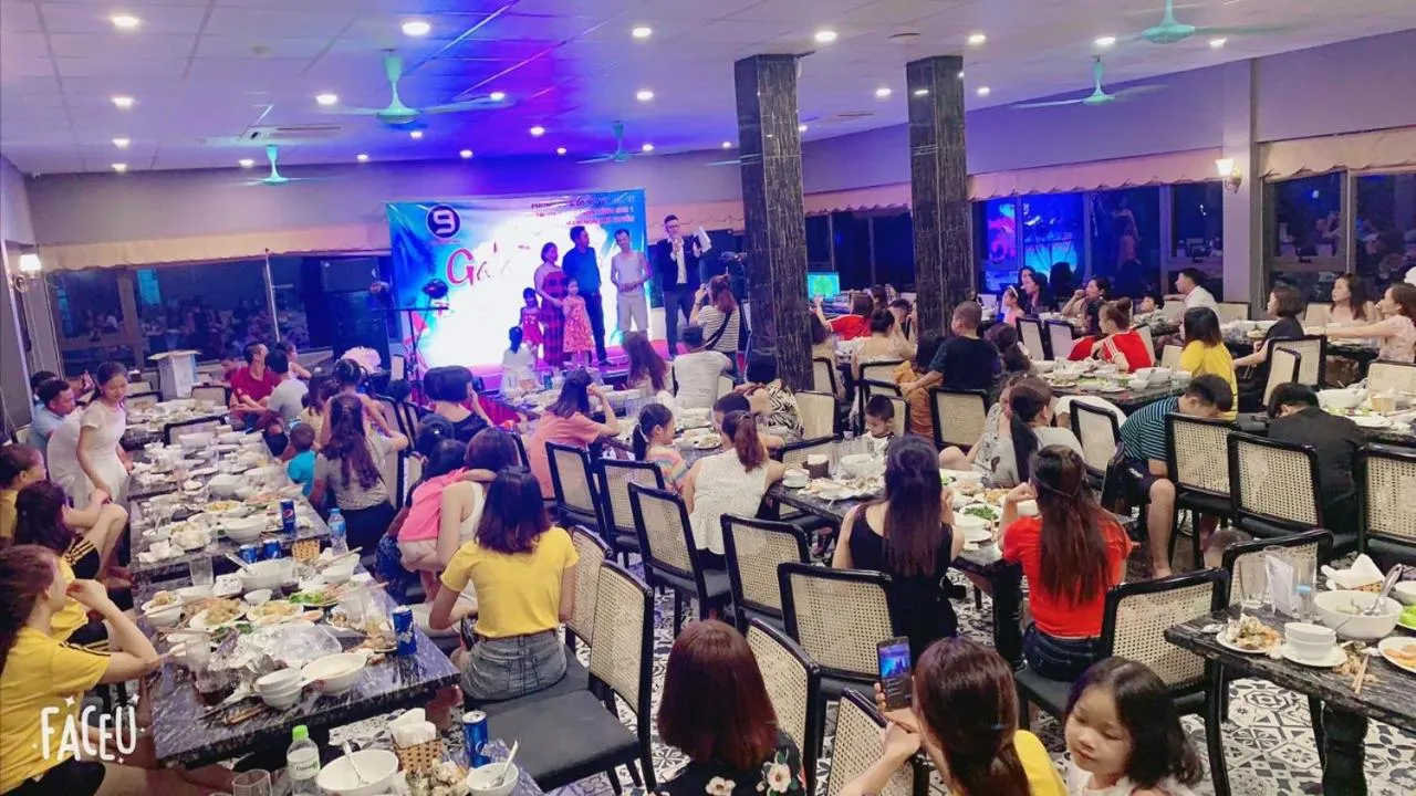 Restaurant/places to eat in Cat Ba Violet Hotel