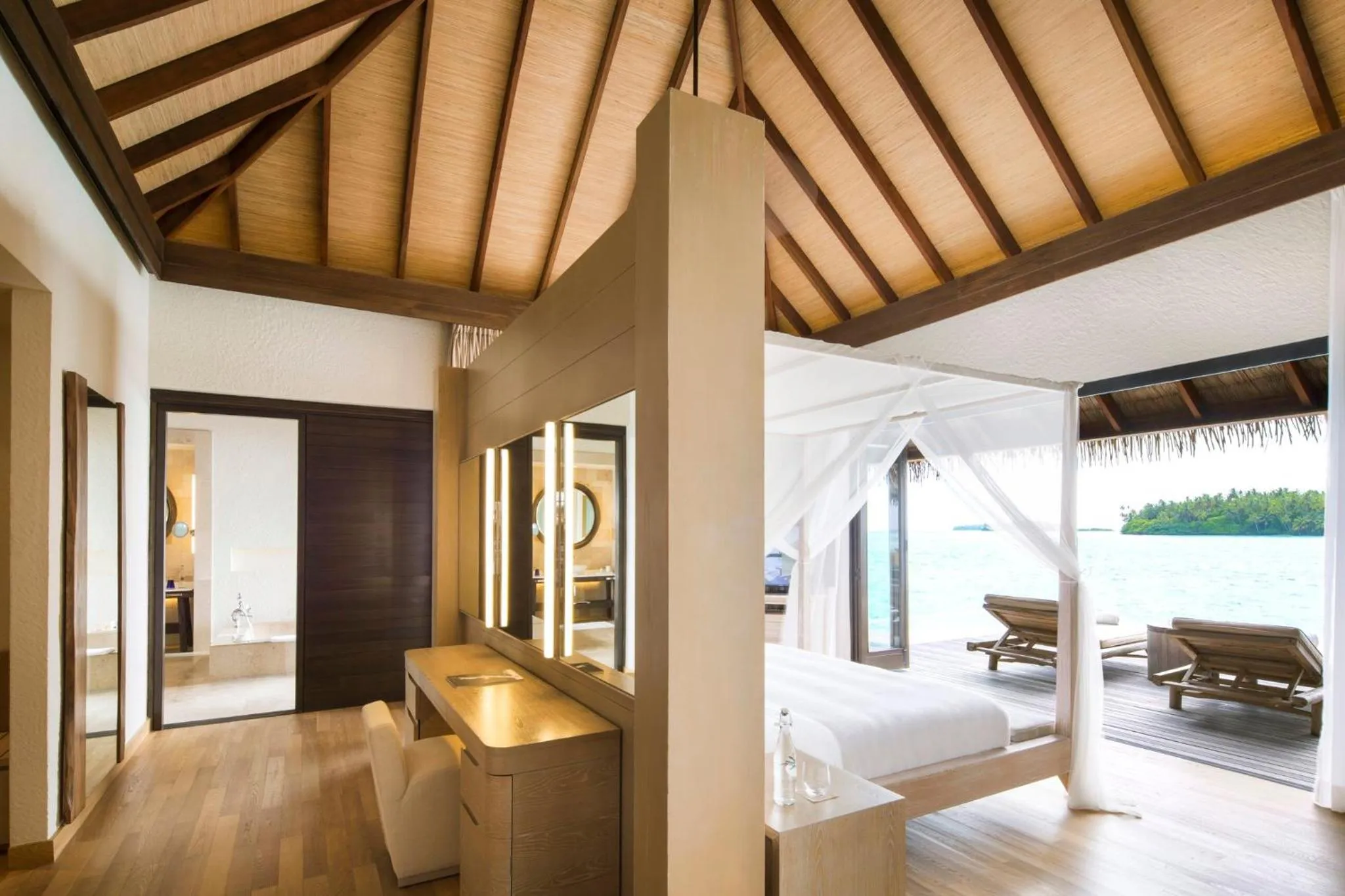 Bedroom, Bed in COMO Maalifushi