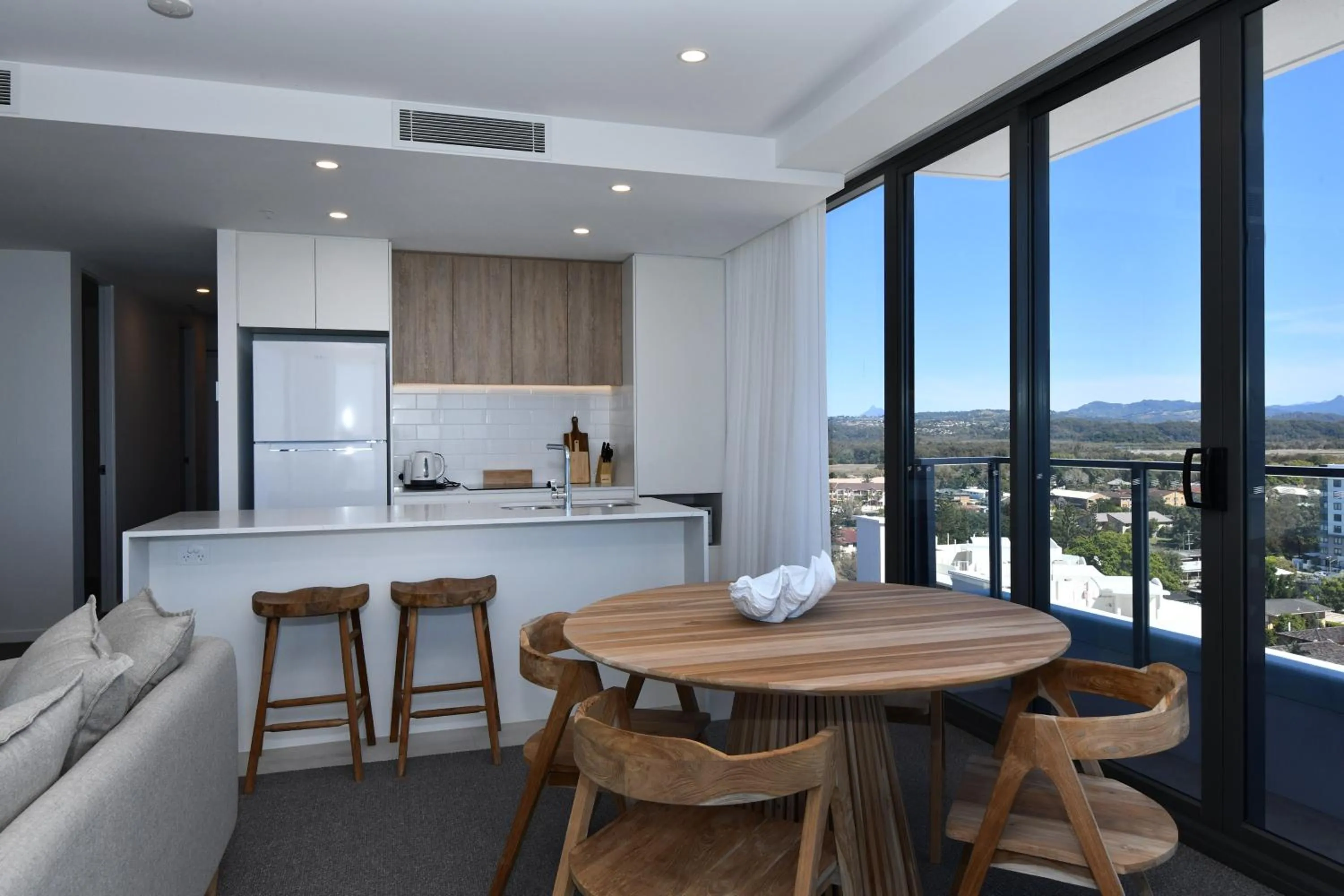Kitchen or kitchenette in X Kirra Apartments