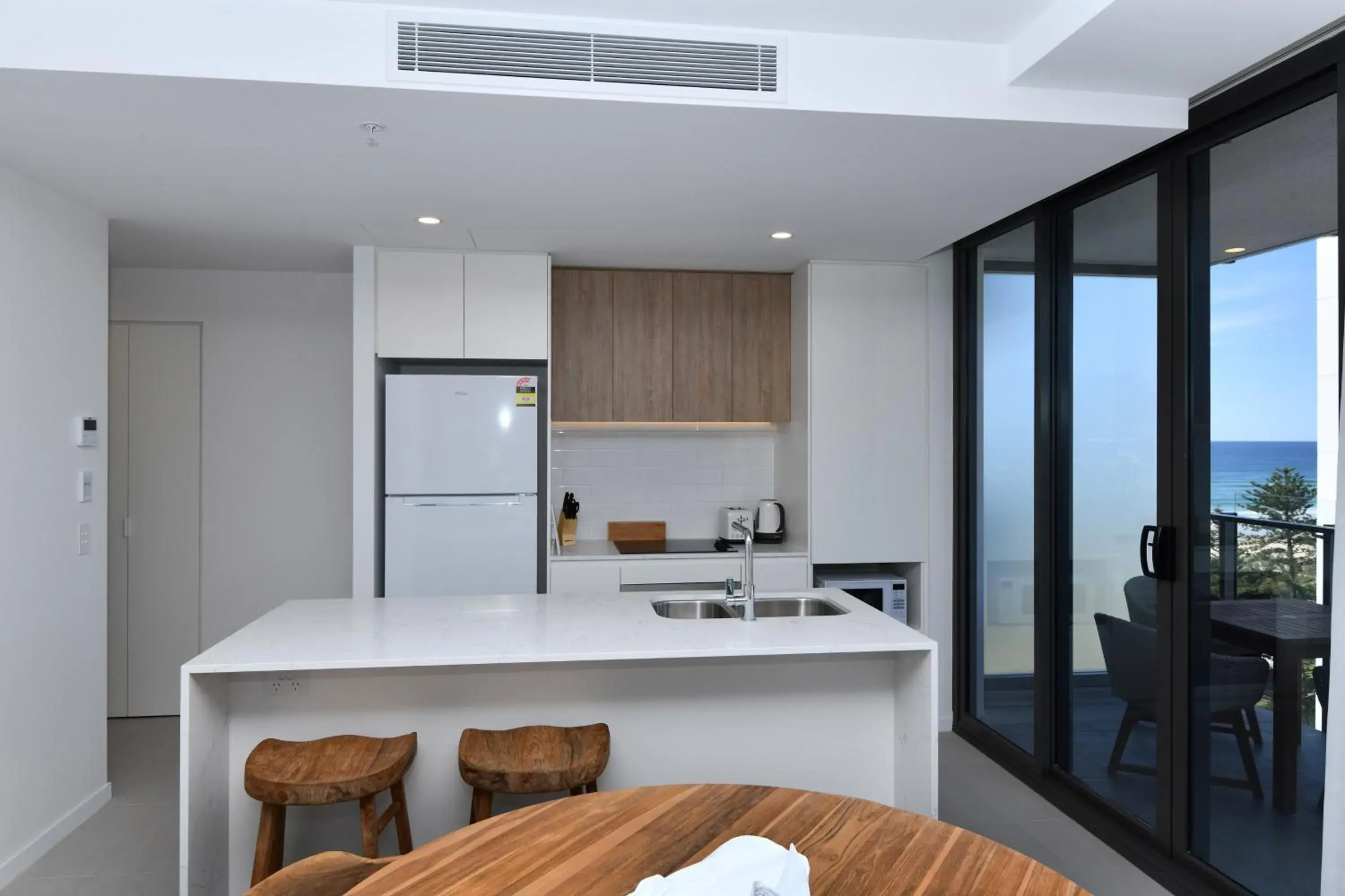 Kitchen or kitchenette in X Kirra Apartments Kitchen or kitchenette in X Kirra Apartments