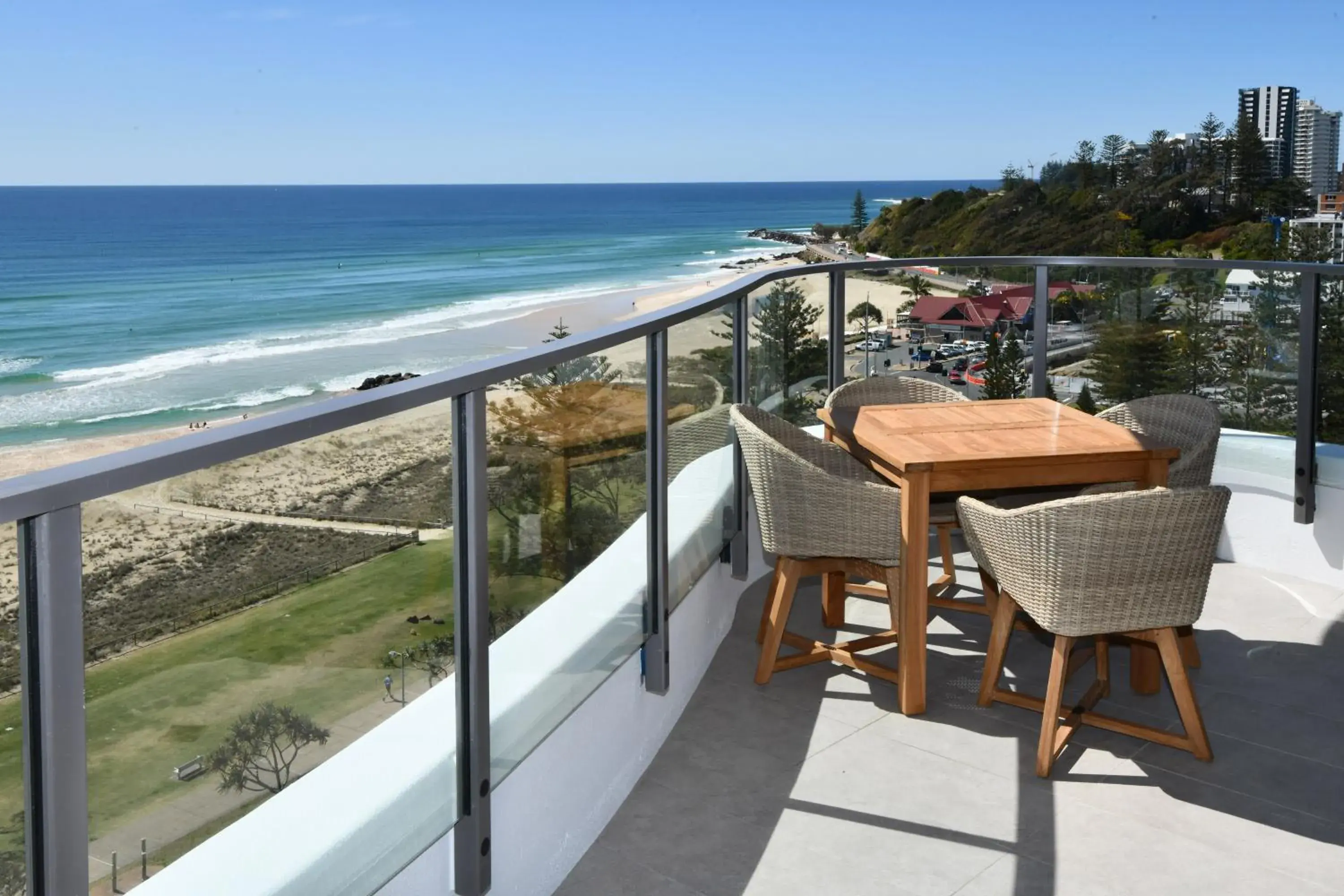 2 Bedroom Oceanfront High Apartment in X Kirra Apartments 2 Bedroom Oceanfront High Apartment in X Kirra Apartments