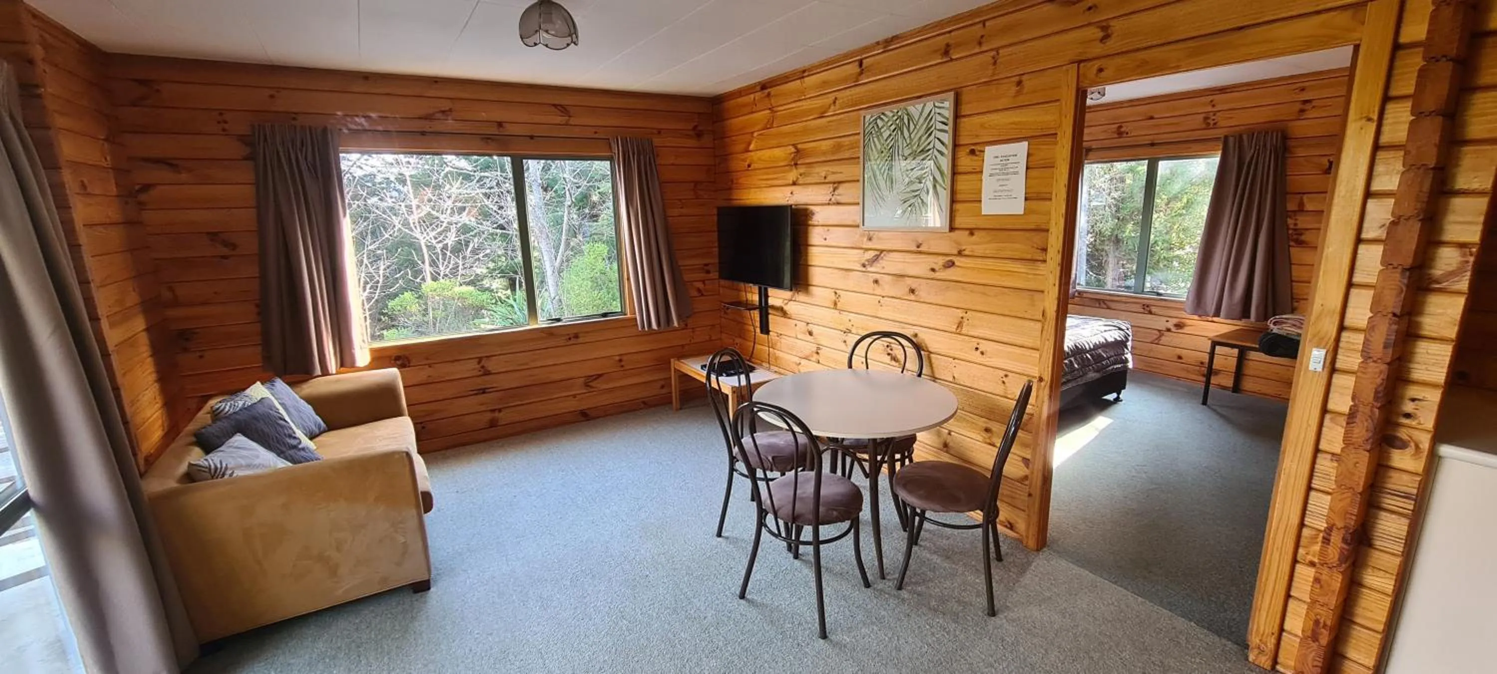 Seating area in Forest Peak Motel