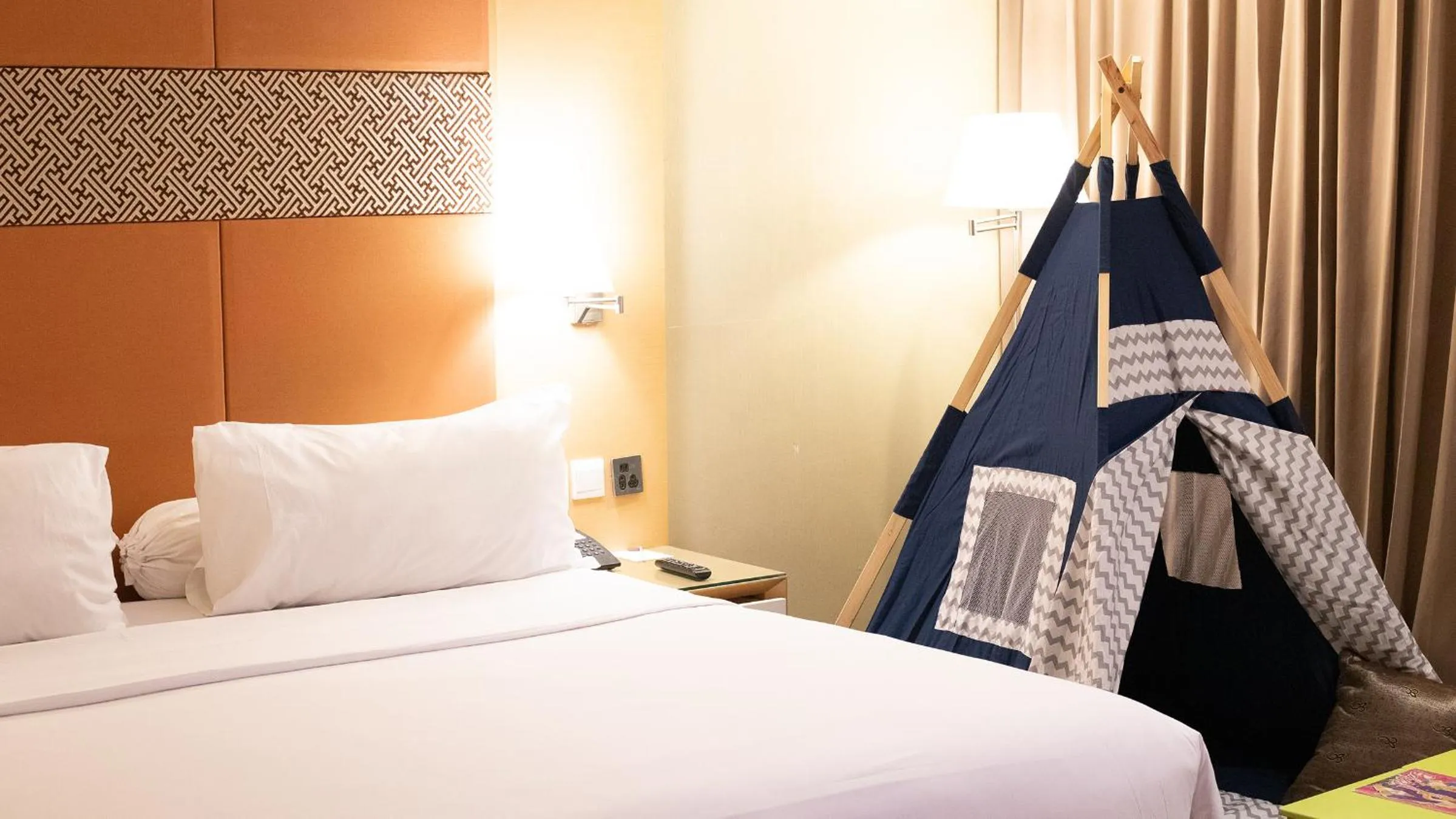 Bedroom, Bed in All Sedayu Hotel Kelapa Gading