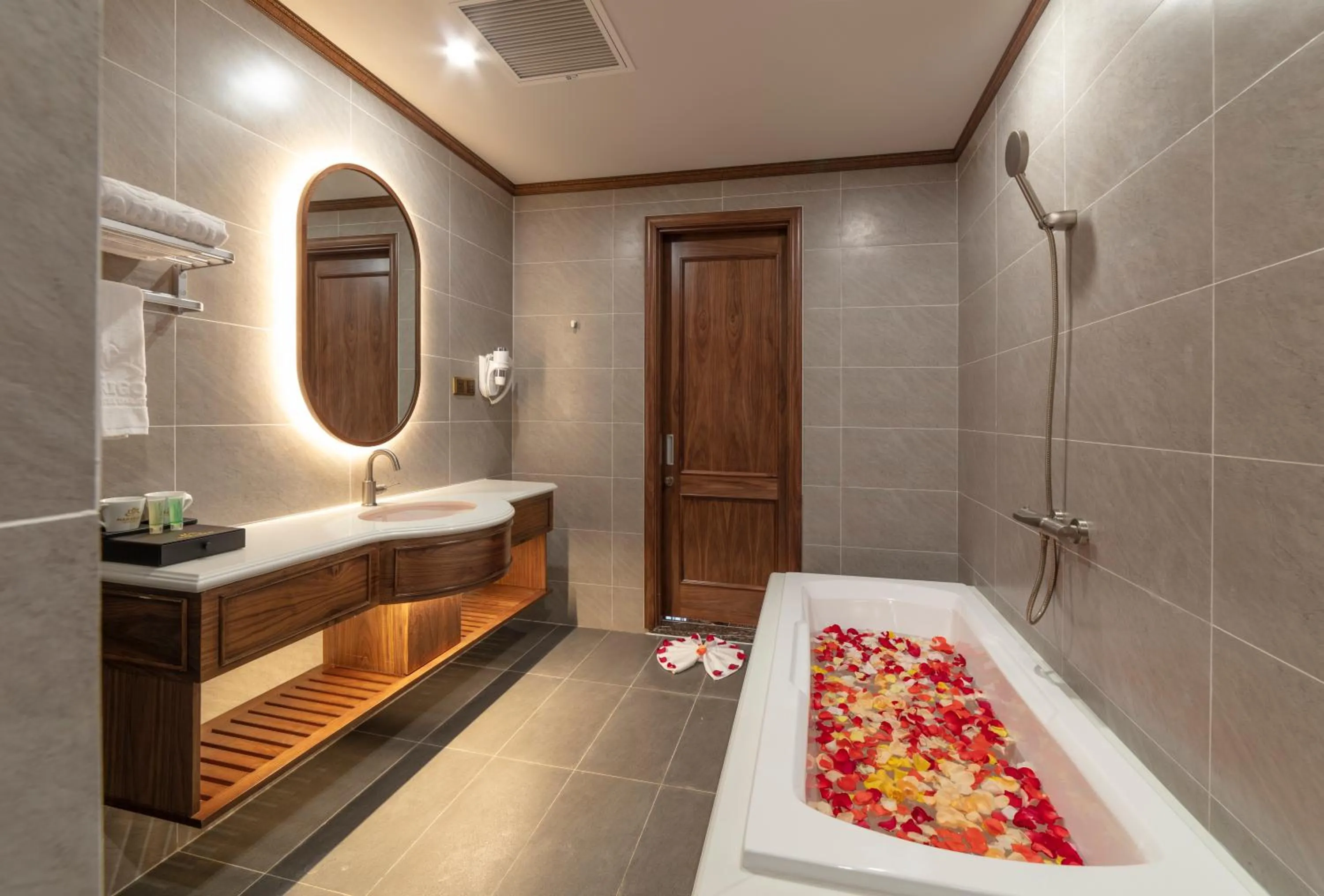 Bathroom in Marigold Hotel Dalat