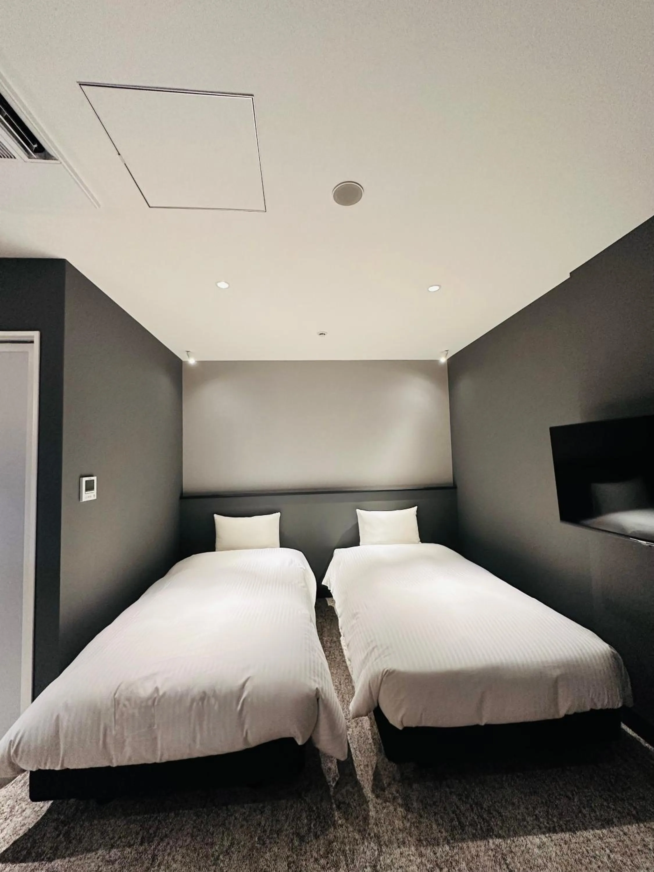 Bed in LOF HOTEL Shimbashi