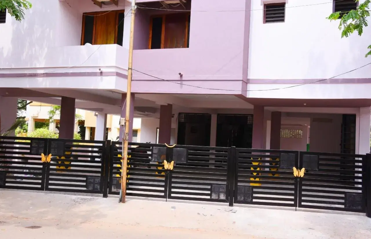 Property building in Aishwaryam Deshna Service Apartment Ambattur Chennai Property building in Aishwaryam Deshna Service Apartment Ambattur Chennai