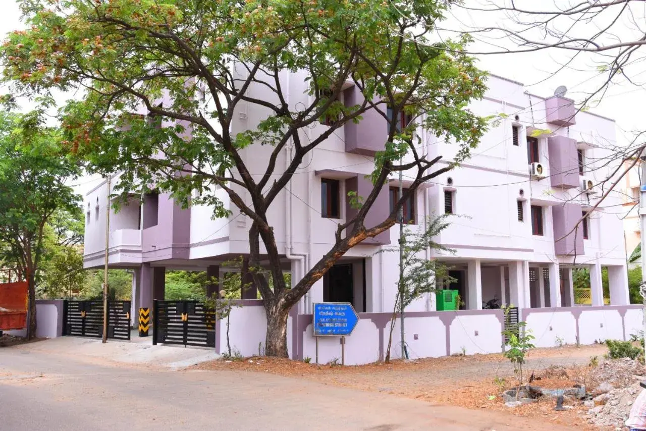 Property building in Aishwaryam Deshna Service Apartment Ambattur Chennai Property building in Aishwaryam Deshna Service Apartment Ambattur Chennai