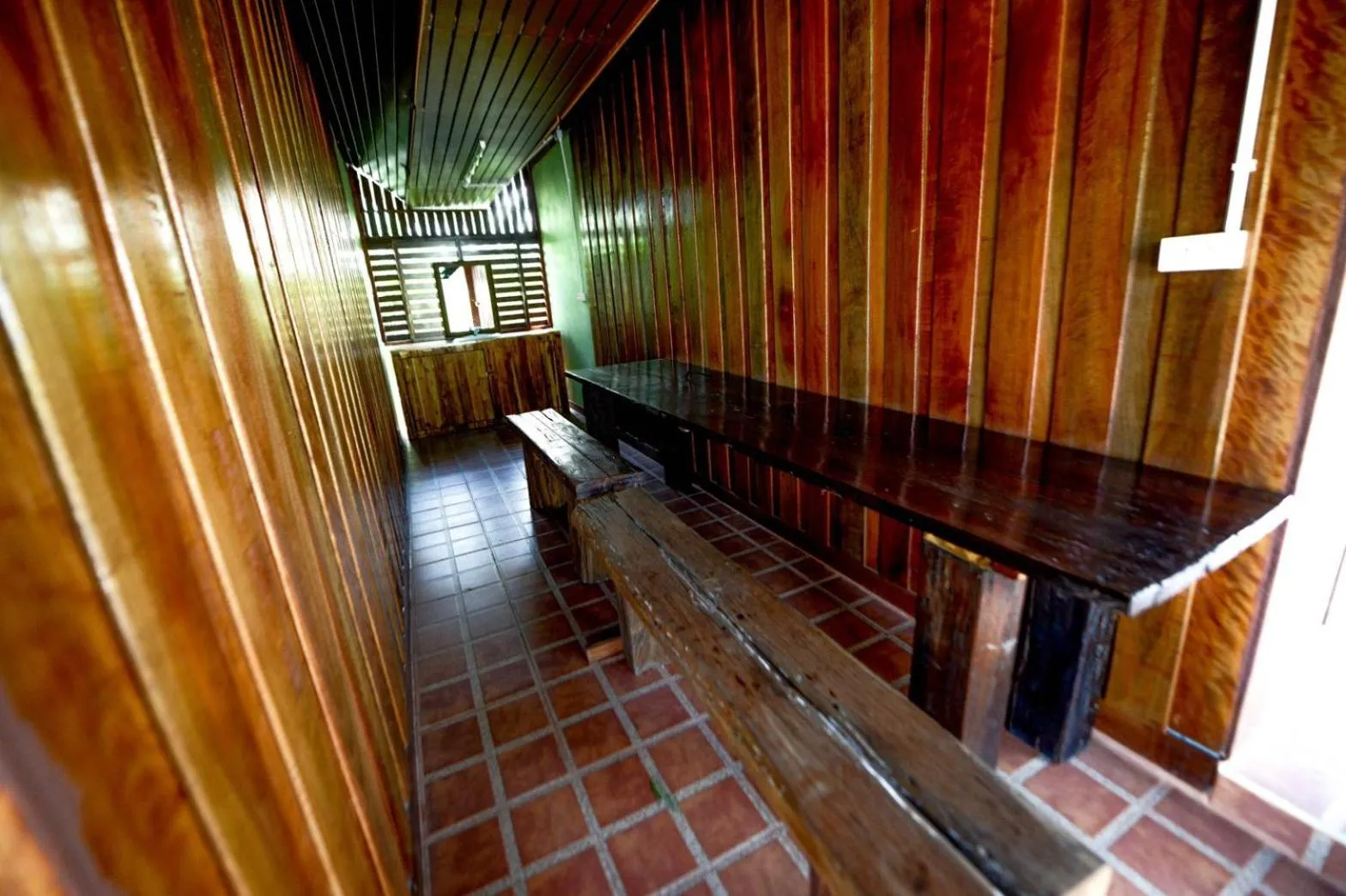 Restaurant/places to eat in MRK Resort & Massage