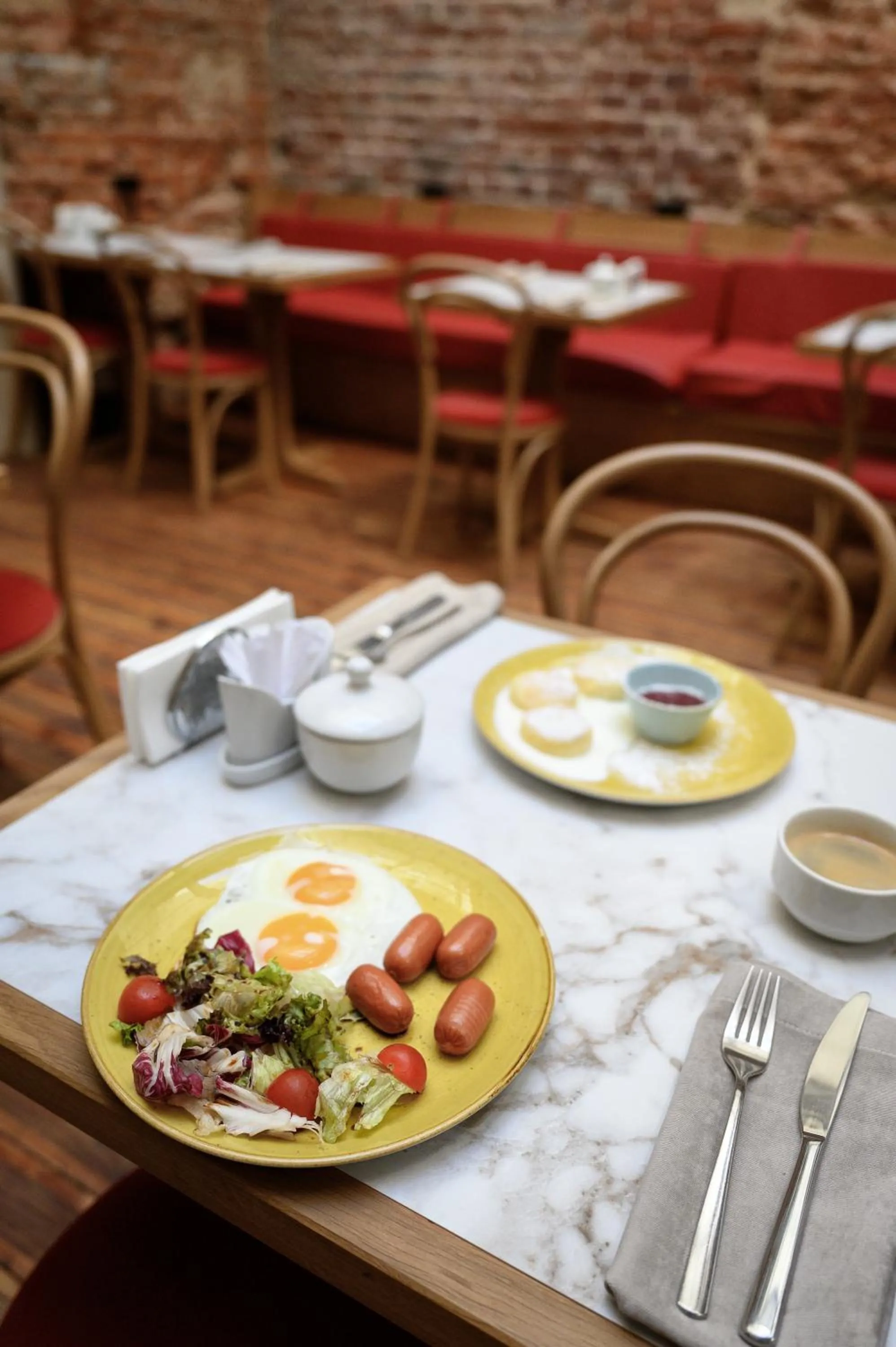 Restaurant/places to eat in Rudolfo Hotel