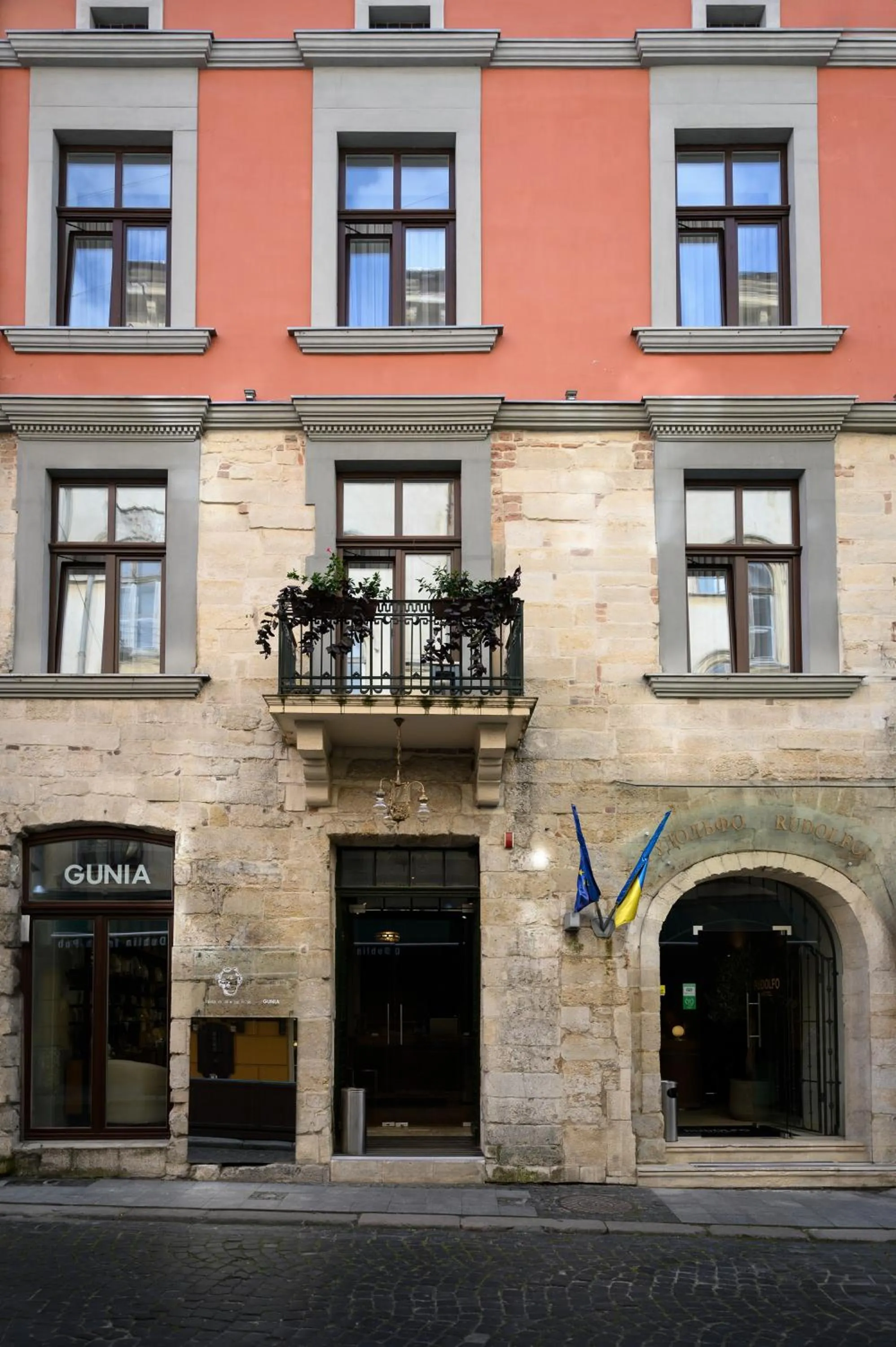 Property building in Rudolfo Hotel