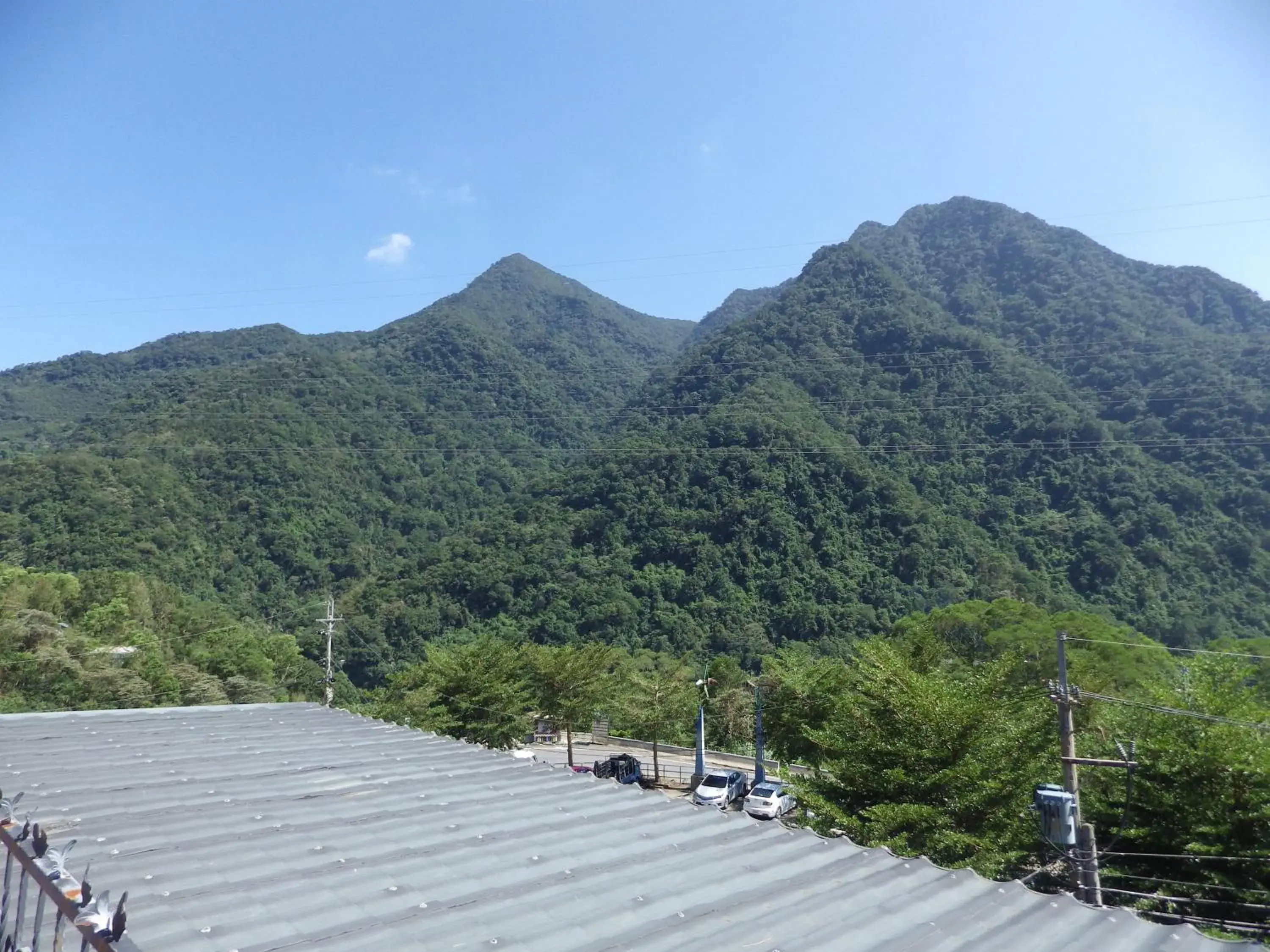 Mountain view in Courier Station Mountain view in Courier Station