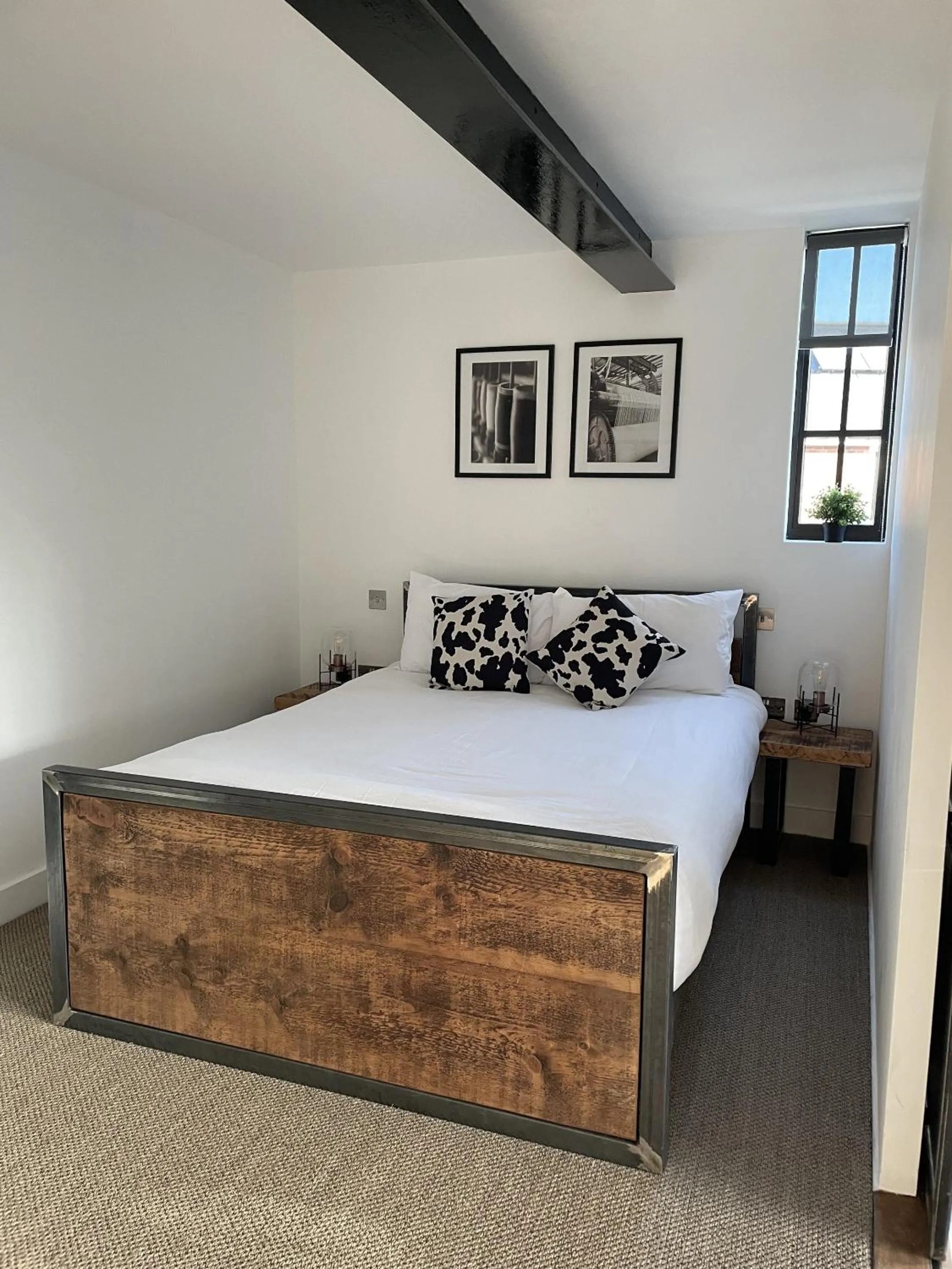 Bedroom, Bed in Booking Urban at Halstead