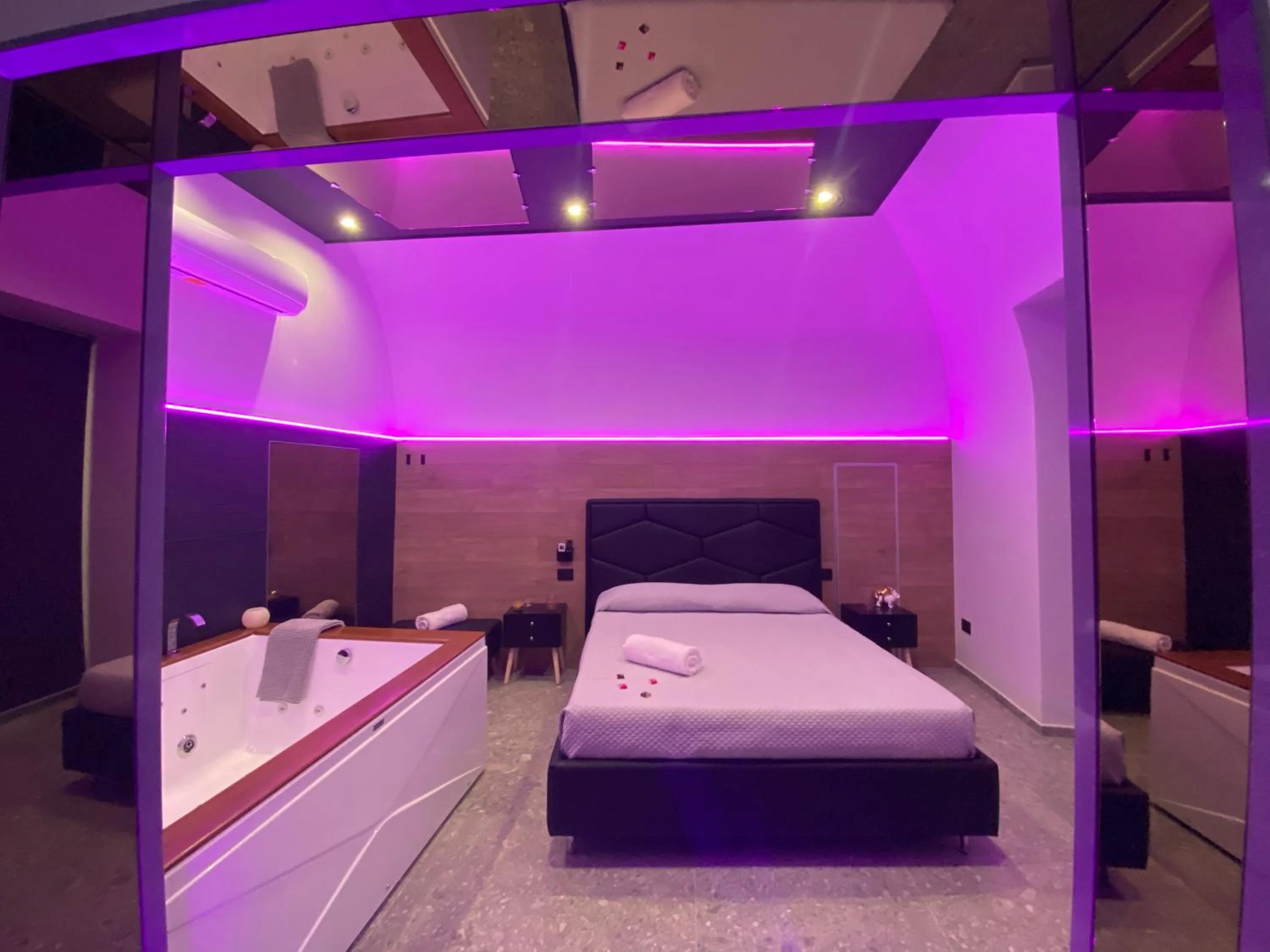 Bed in Rebel Suite love