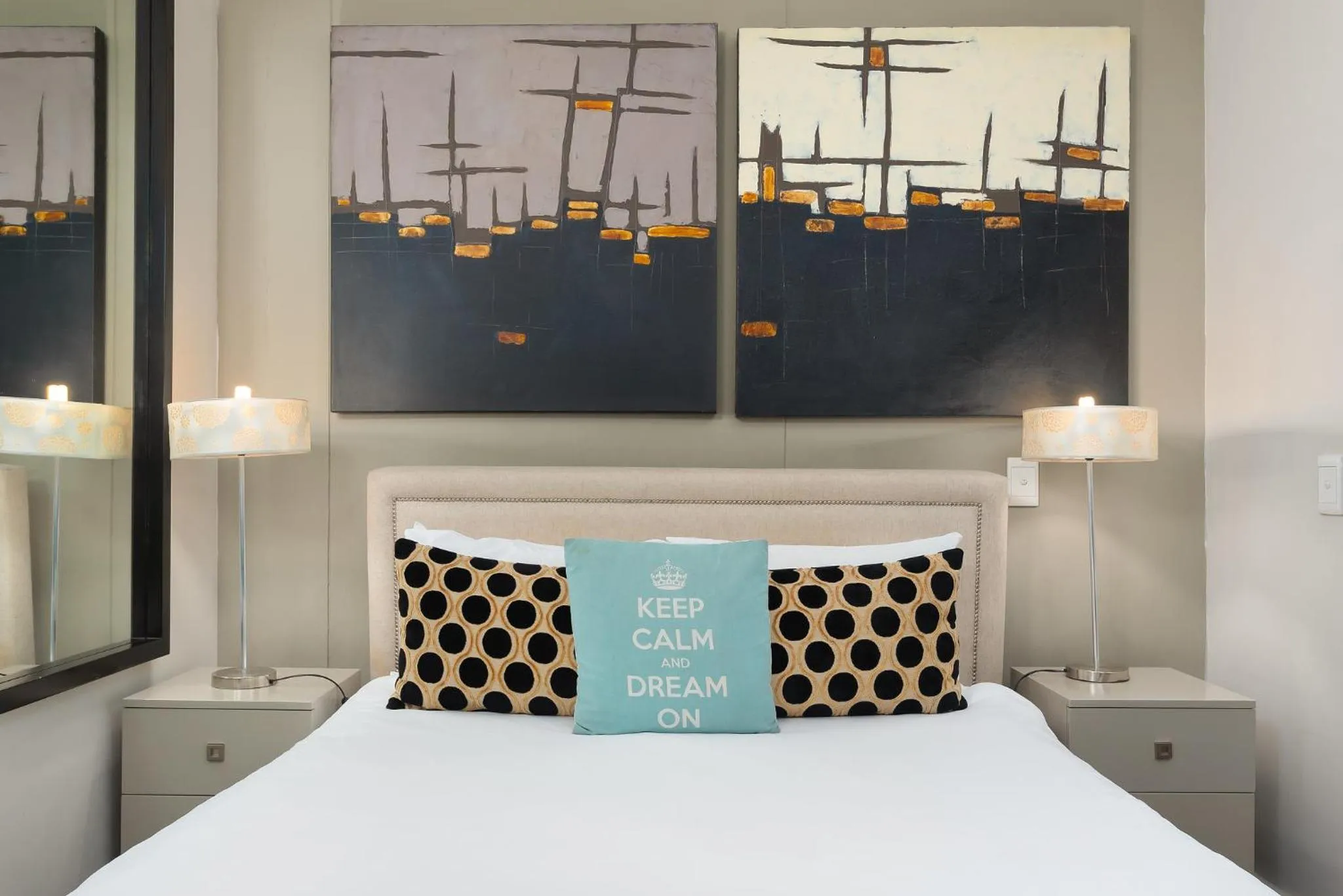 Lobby or reception, Bed in HarbourEdge Suites by Totalstay