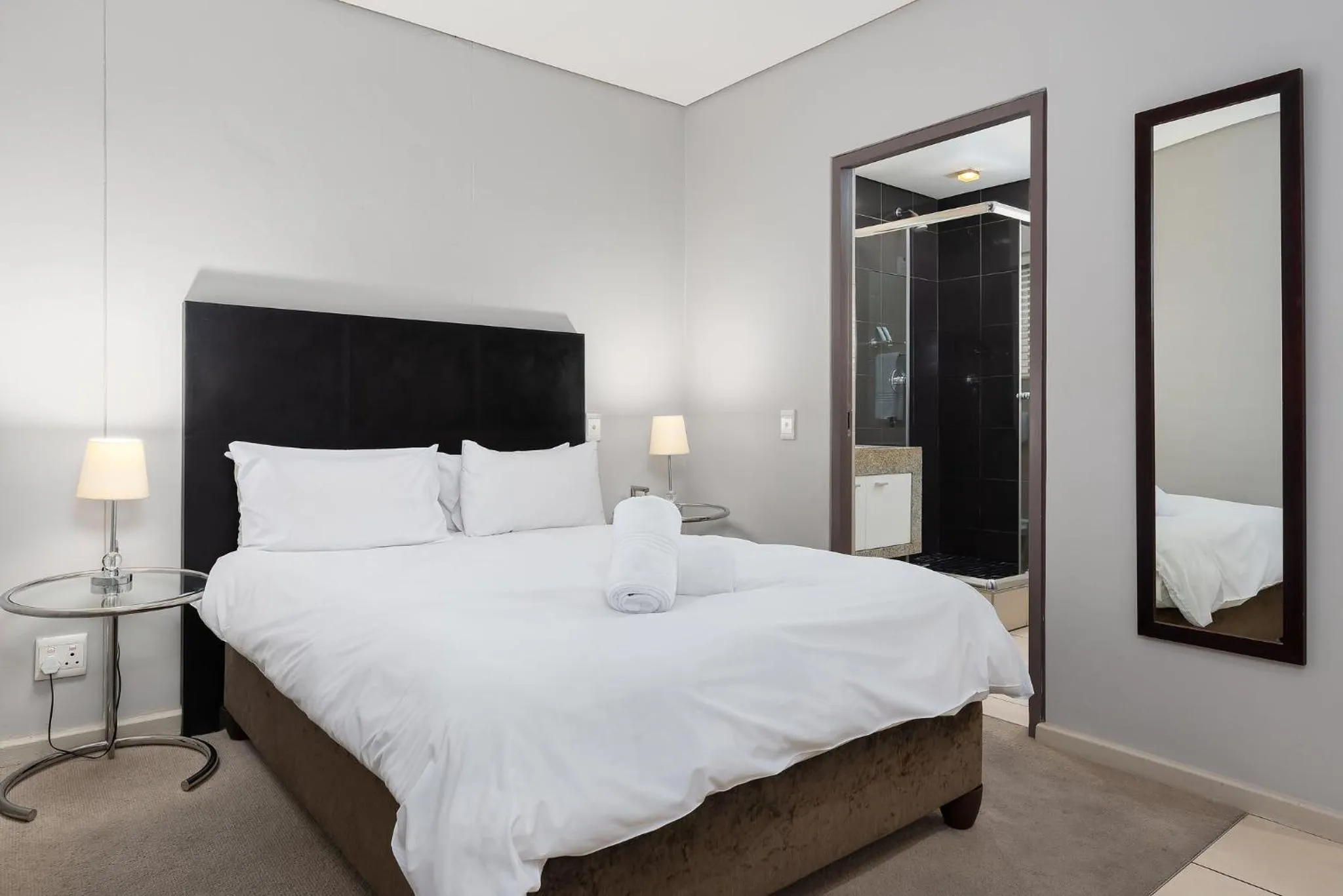 Bedroom, Bed in HarbourEdge Suites by Totalstay