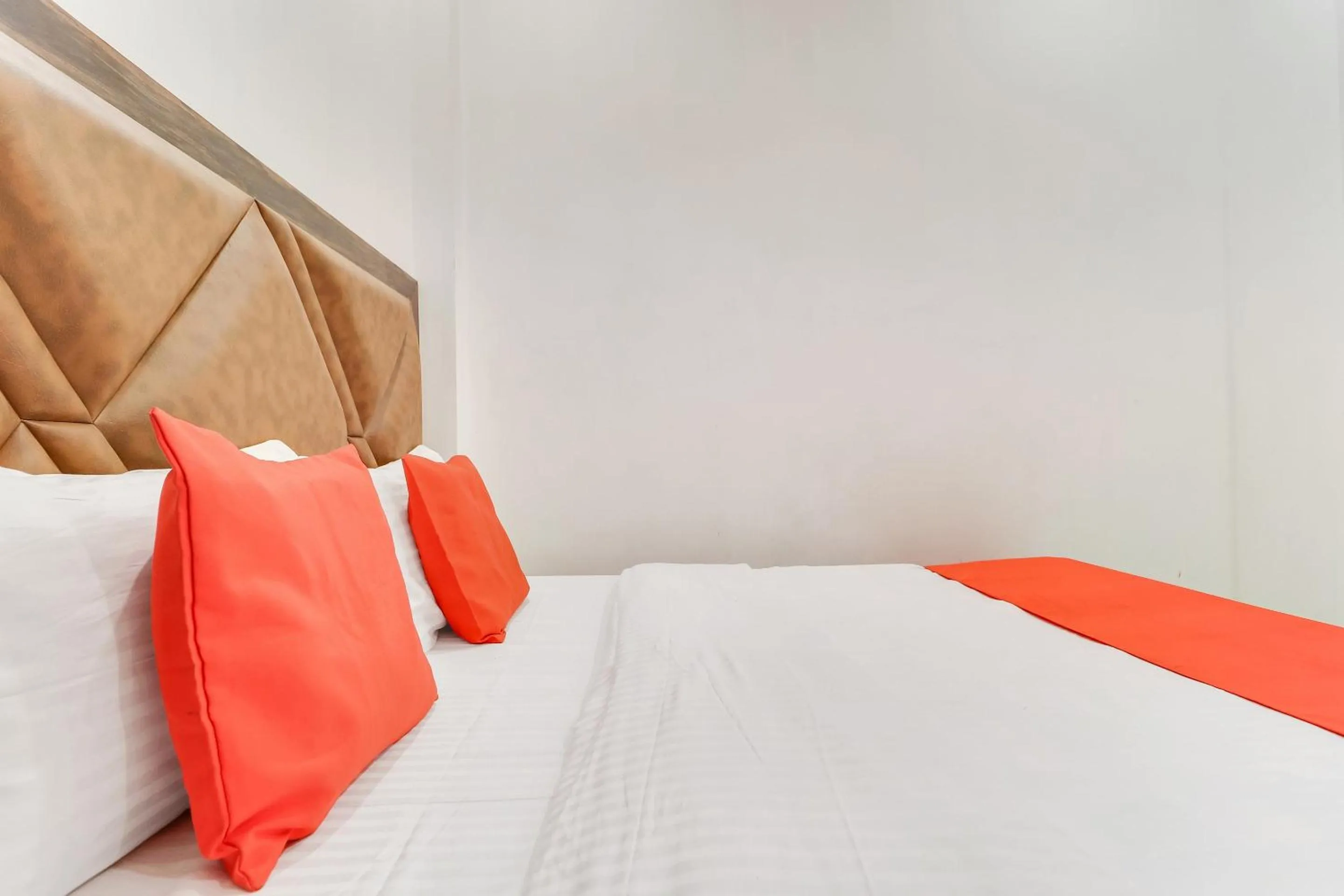 Bedroom, Bed in Hotel O Sun View