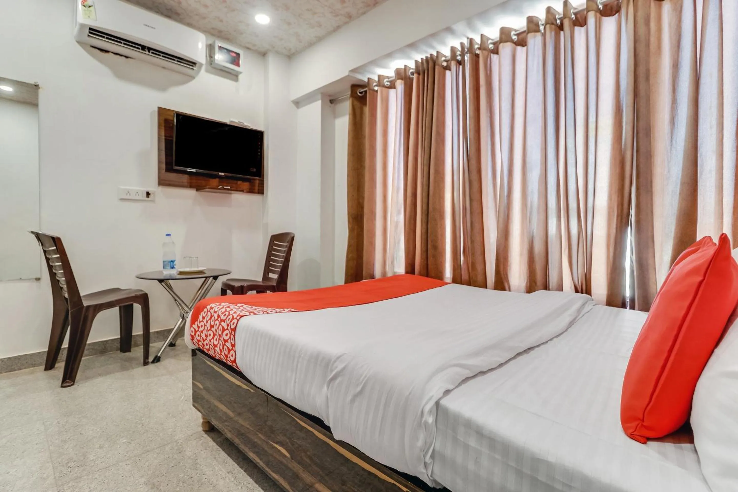 Bedroom, Bed in Hotel O Sun View