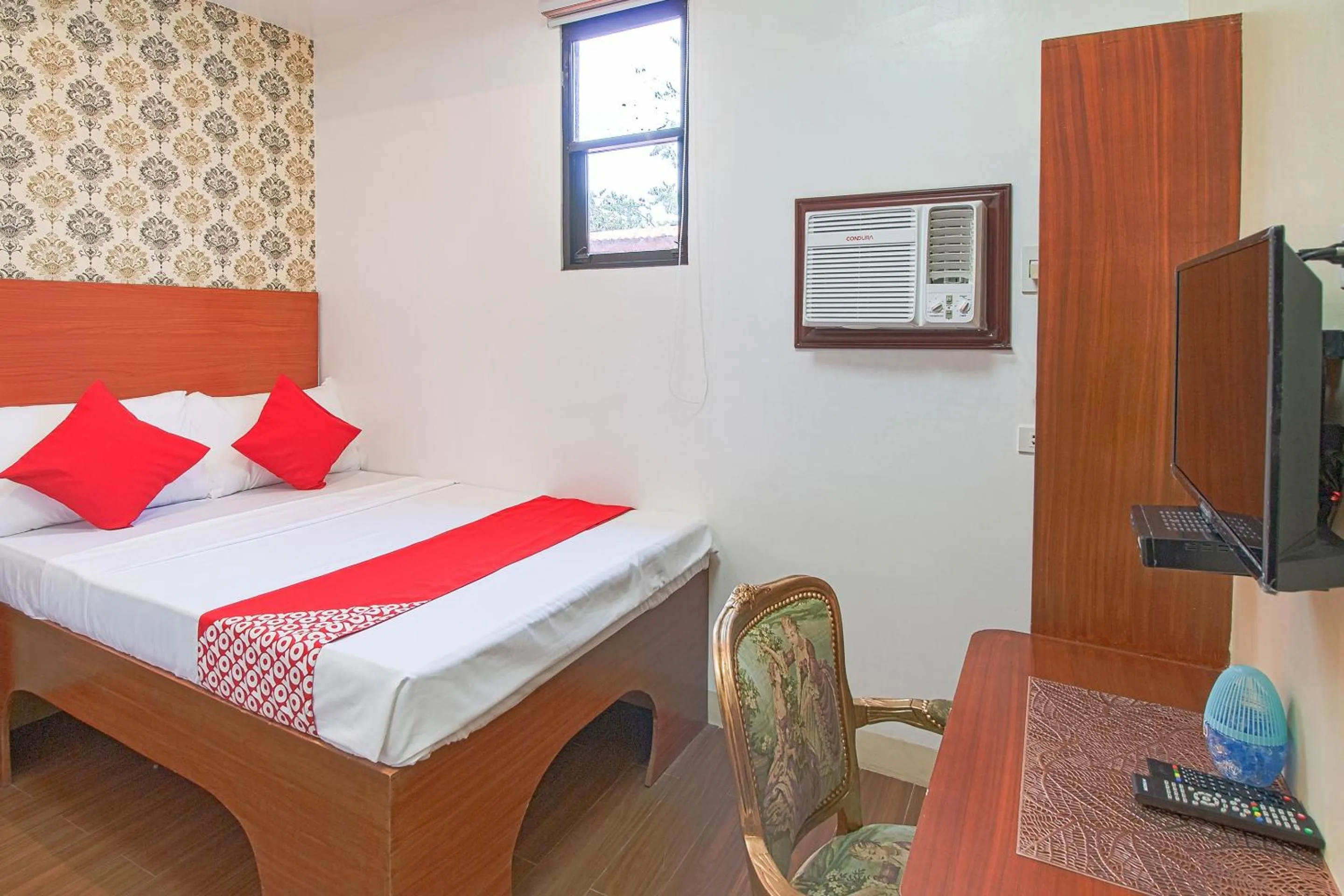 Bedroom, Bed in OYO 685 K Fortune Apartelle