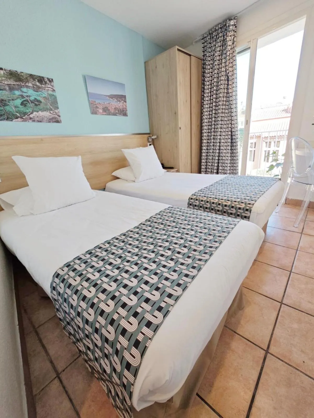 Bed in HOTEL DES CALANQUES