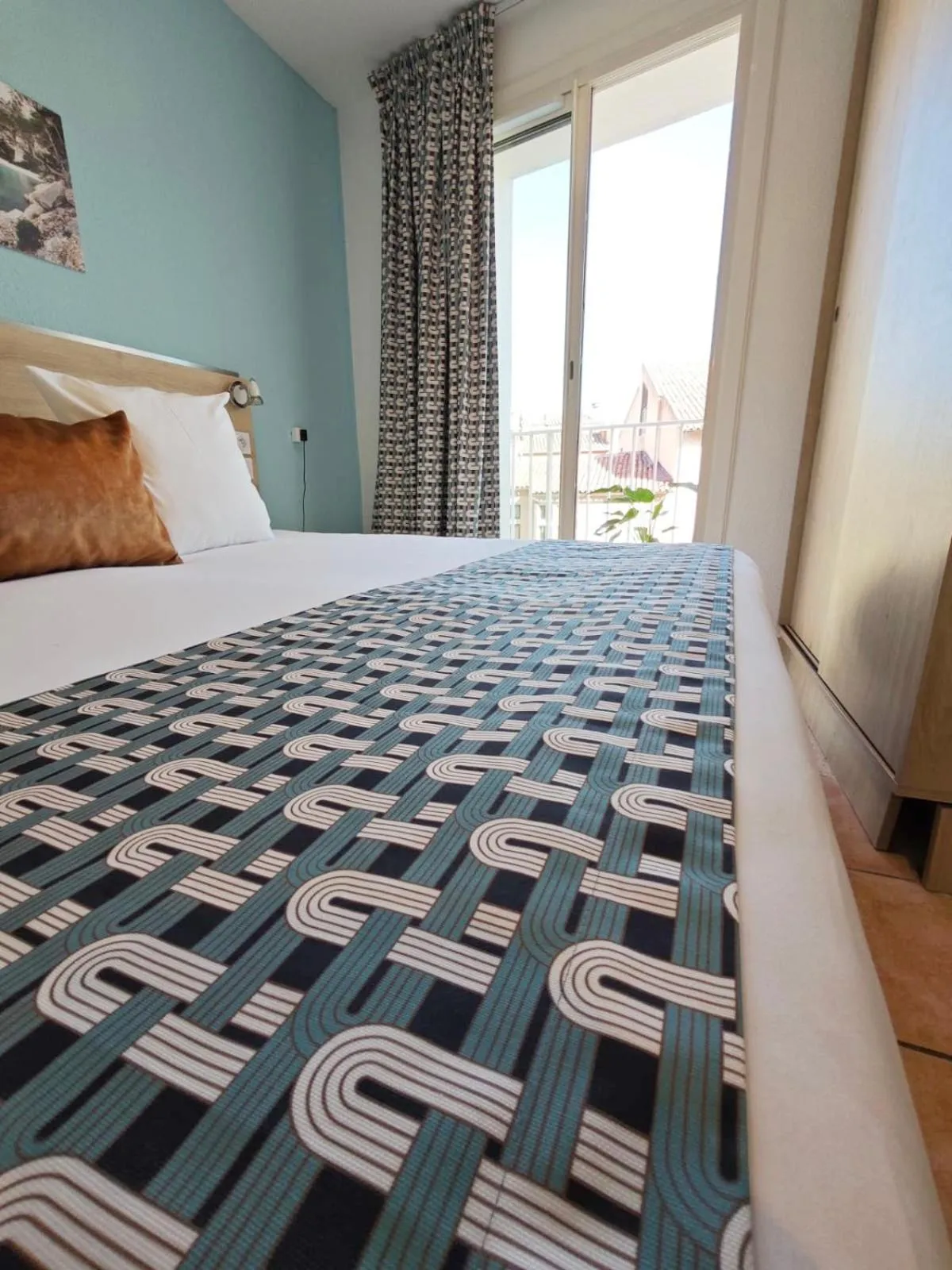 Bed in HOTEL DES CALANQUES